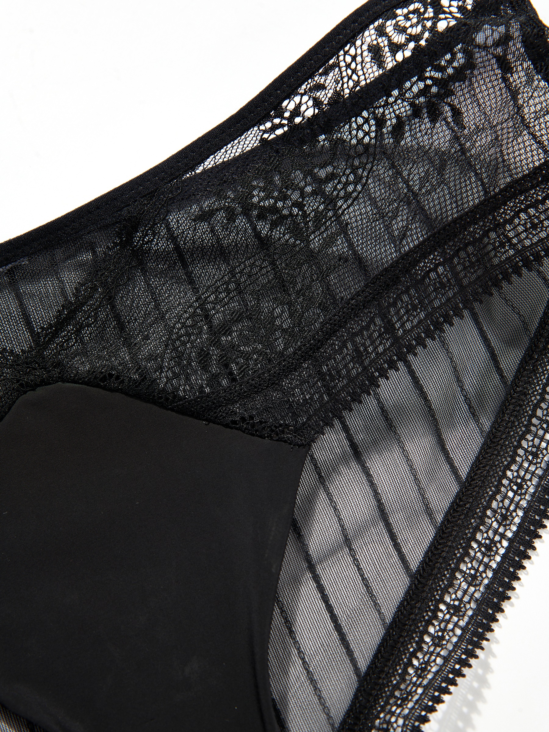 PASSIONATA Slip »MADDIE« florale Spitze, gestreifter transparenter Tüll, leicht