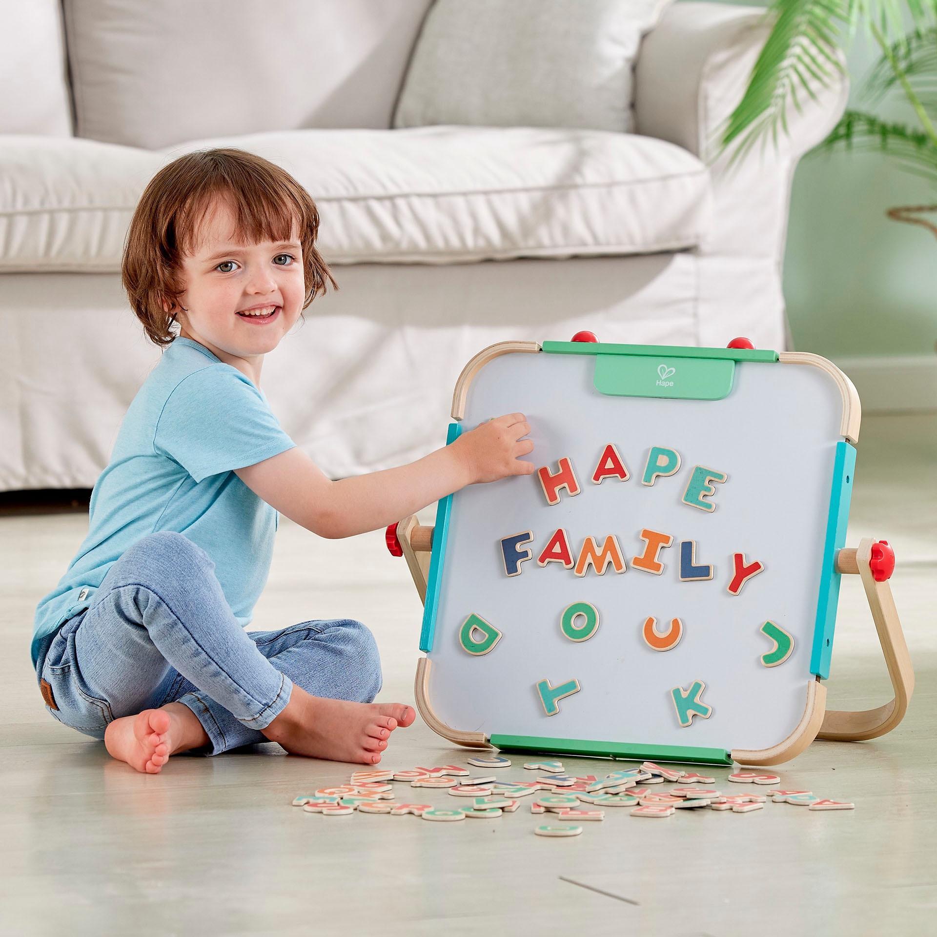 Hape Begrenzungsmagnetband »Magnetische Buchstaben«