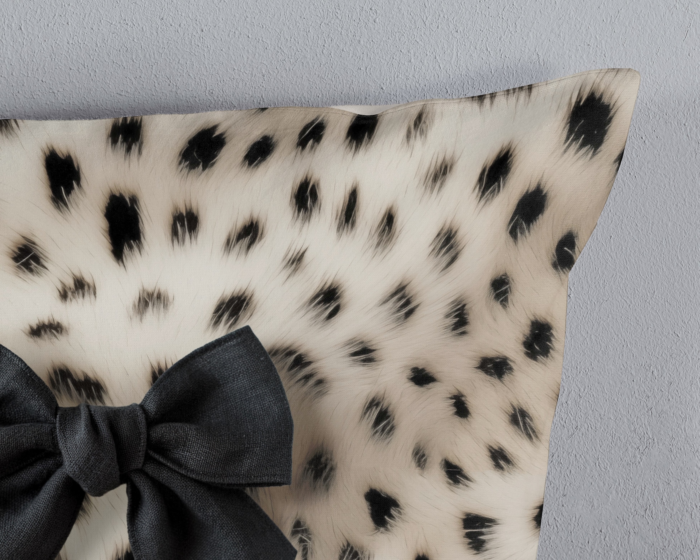 PURE luxury collection Wendebettwäsche »Ragna«, Mikrofaser, Pflegeleicht, Reißverschluss, Wendeoptik, Schleife leopard