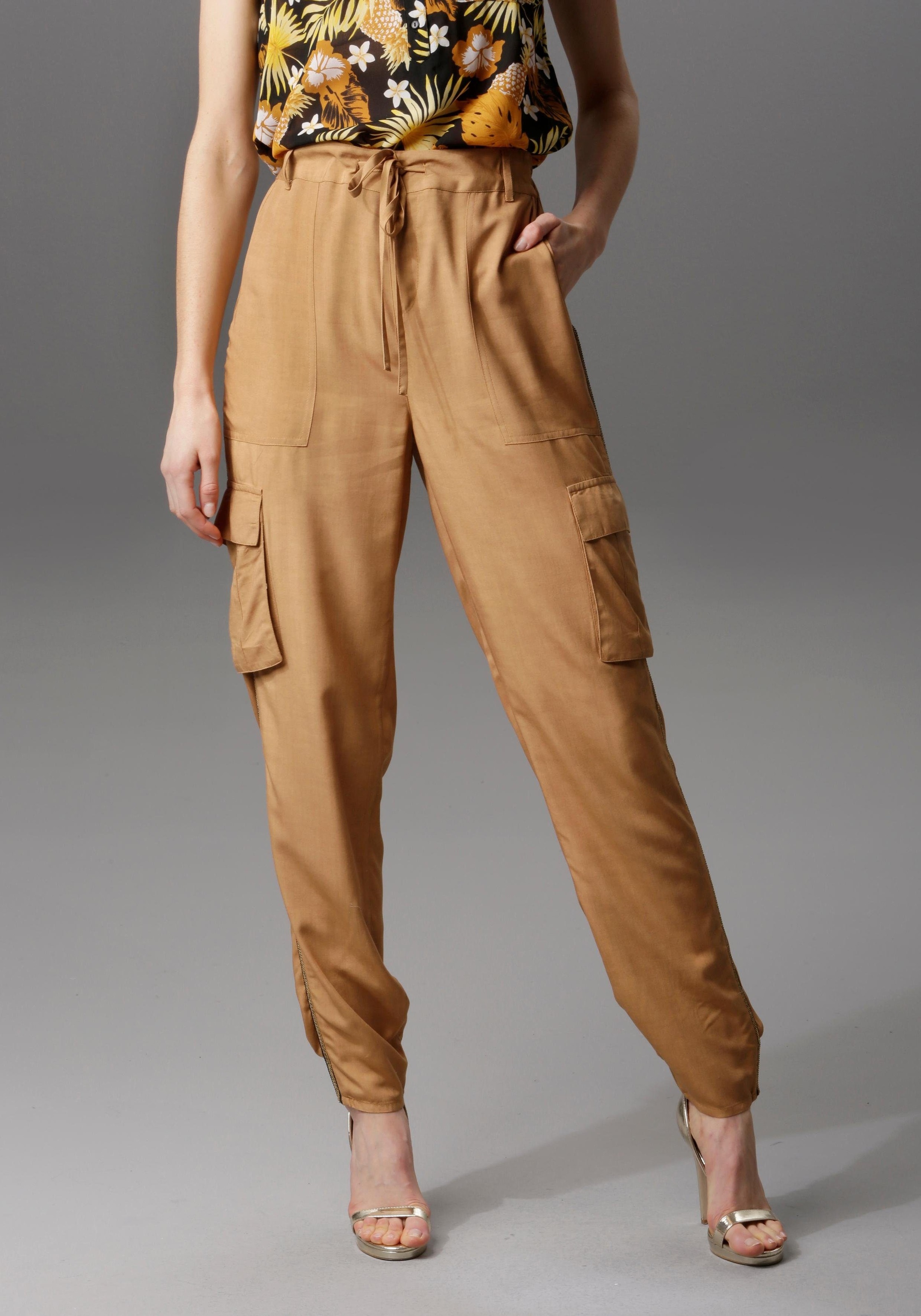 Aniston CASUAL Cargohose, mit Galonstreifen aus Metall-Steinchen