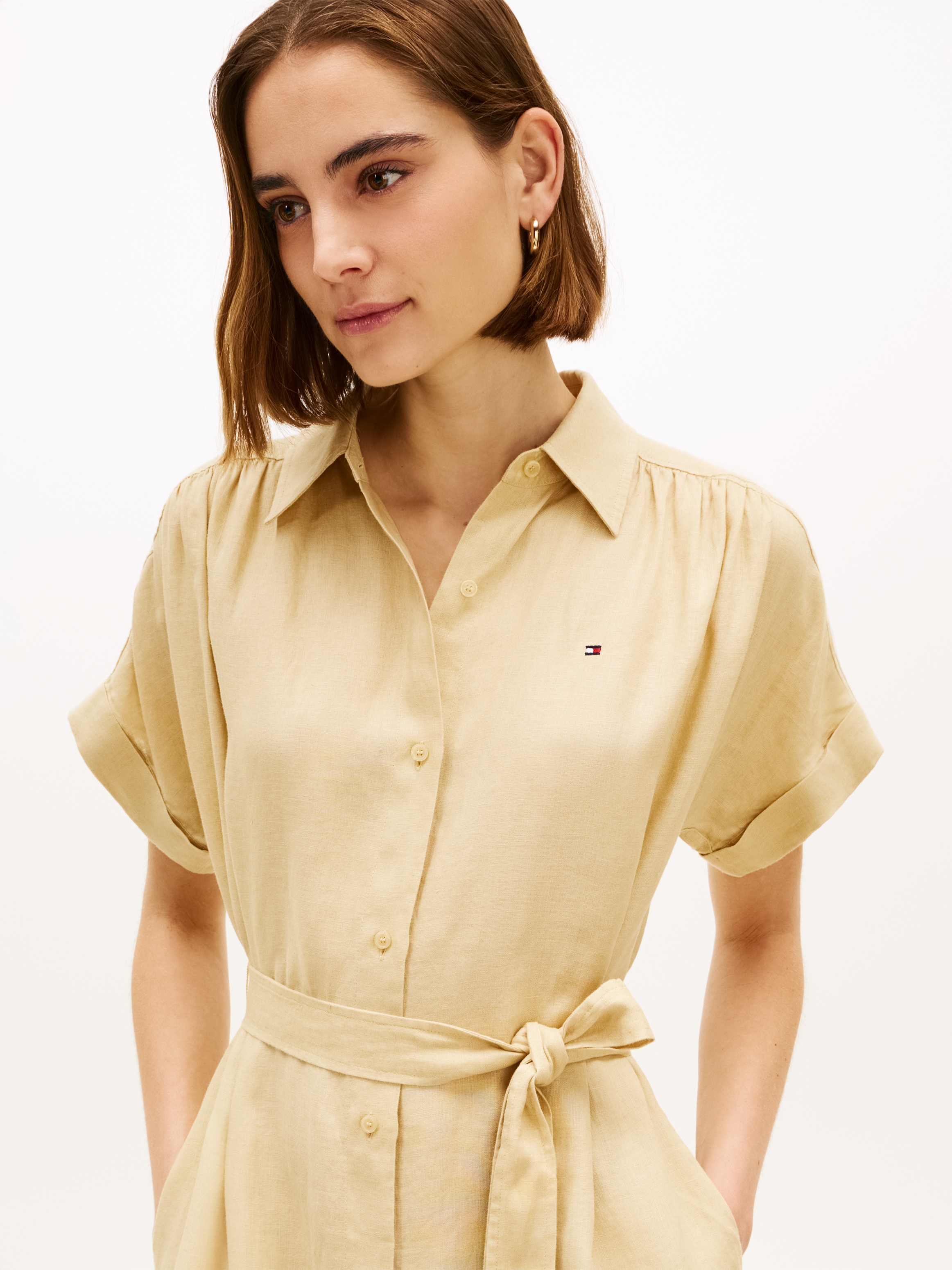 Tommy Hilfiger Hemdblusenkleid »LINEN BELTED KNEE SS SHIRT DRESS« doppelte Eingrifftaschen mit Bindegürtel