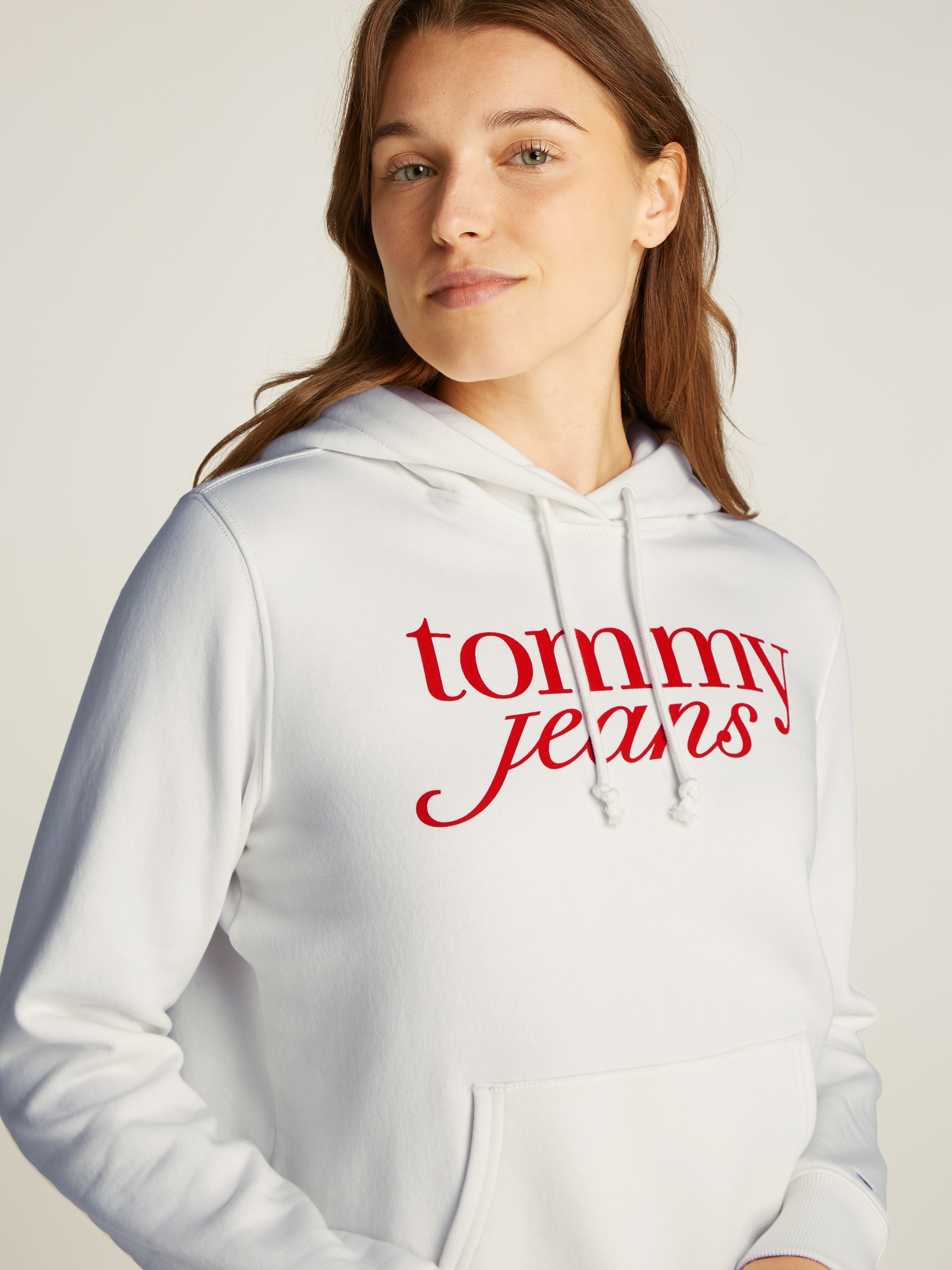 Tommy Jeans Hoodie »TJW REG ESS LOGO HOODIE EXT«, mit Logodruck, Stickerei