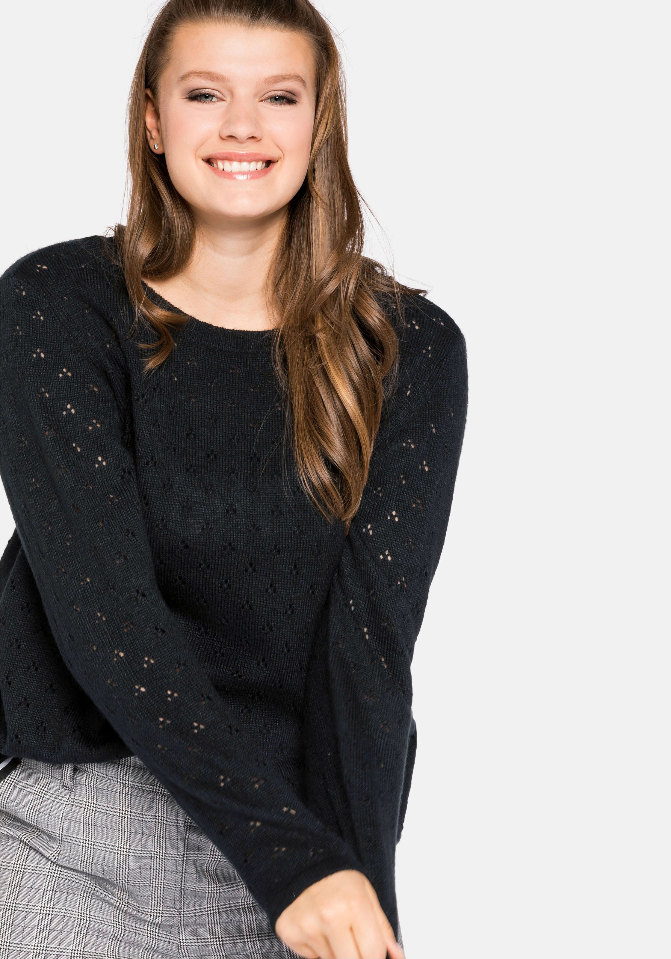 Sheego Rundhalspullover, mit Ajour-Strick