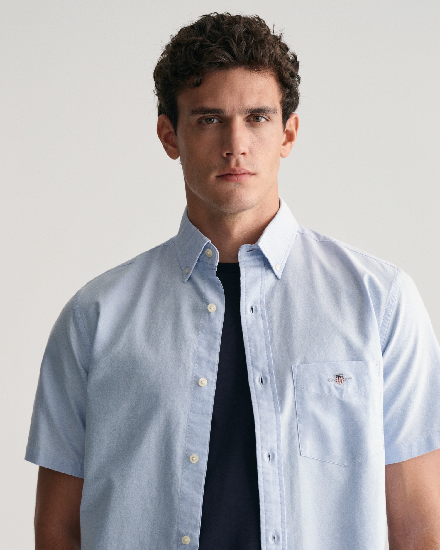 Gant Kurzarmhemd »REG OXFORD SHIRT«, Gant-Stickerei