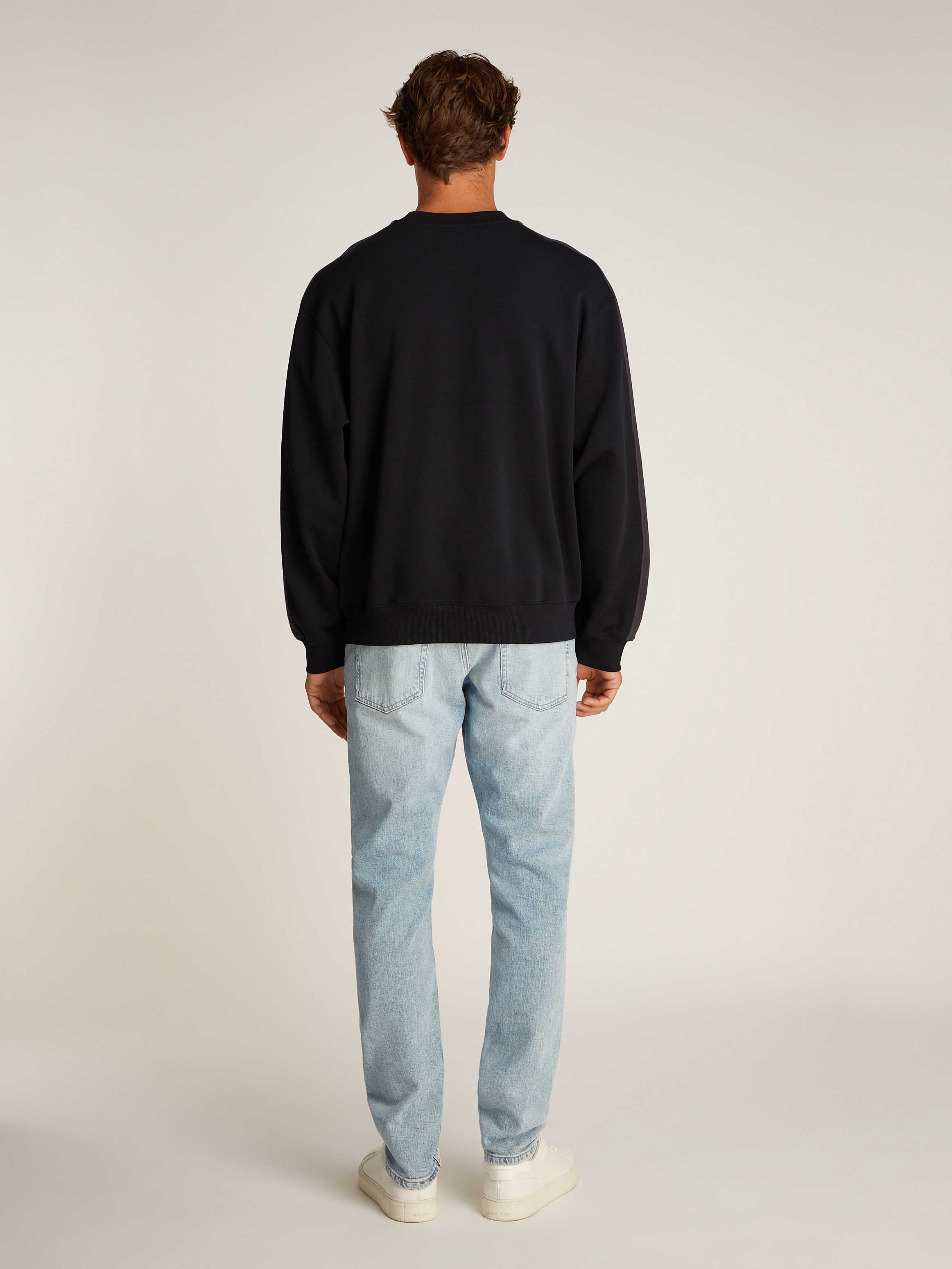 Calvin Klein Jeans Sweatshirt »LOGO TAPE CREW NECK«, mit Logo-Band an den Ärmeln