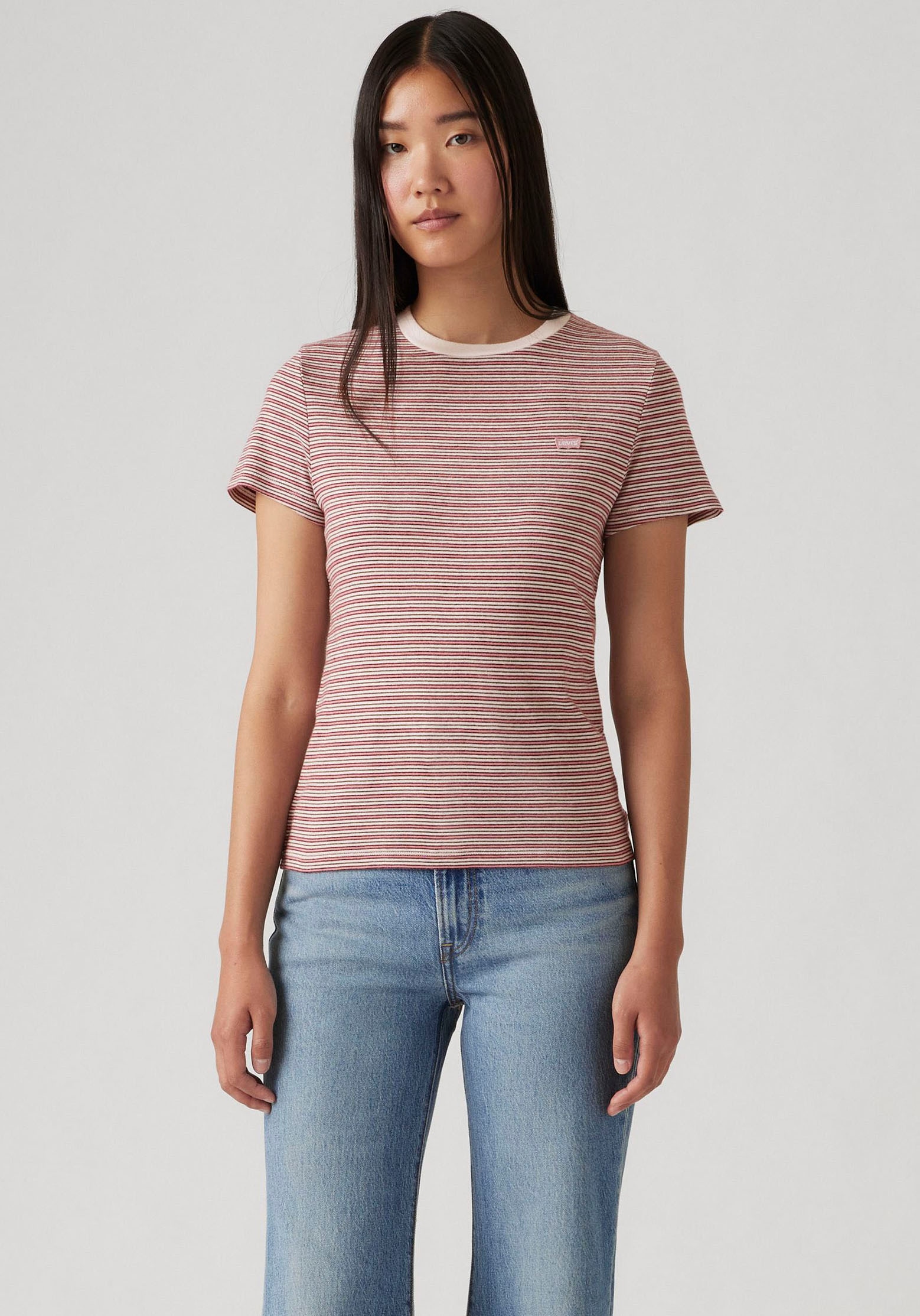 Levi's® T-Shirt »ESSENTIAL HM SS TEE«, Taillierter Schnitt