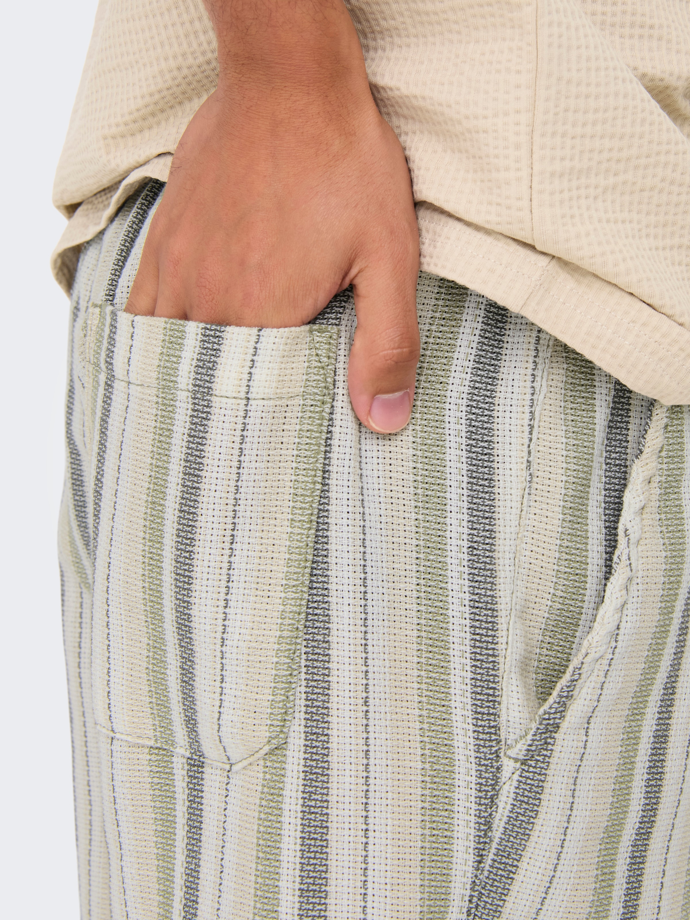 ONLY & SONS Shorts »ONSTREV LIFE REG STRU STRIPE SHORTS NOOS«