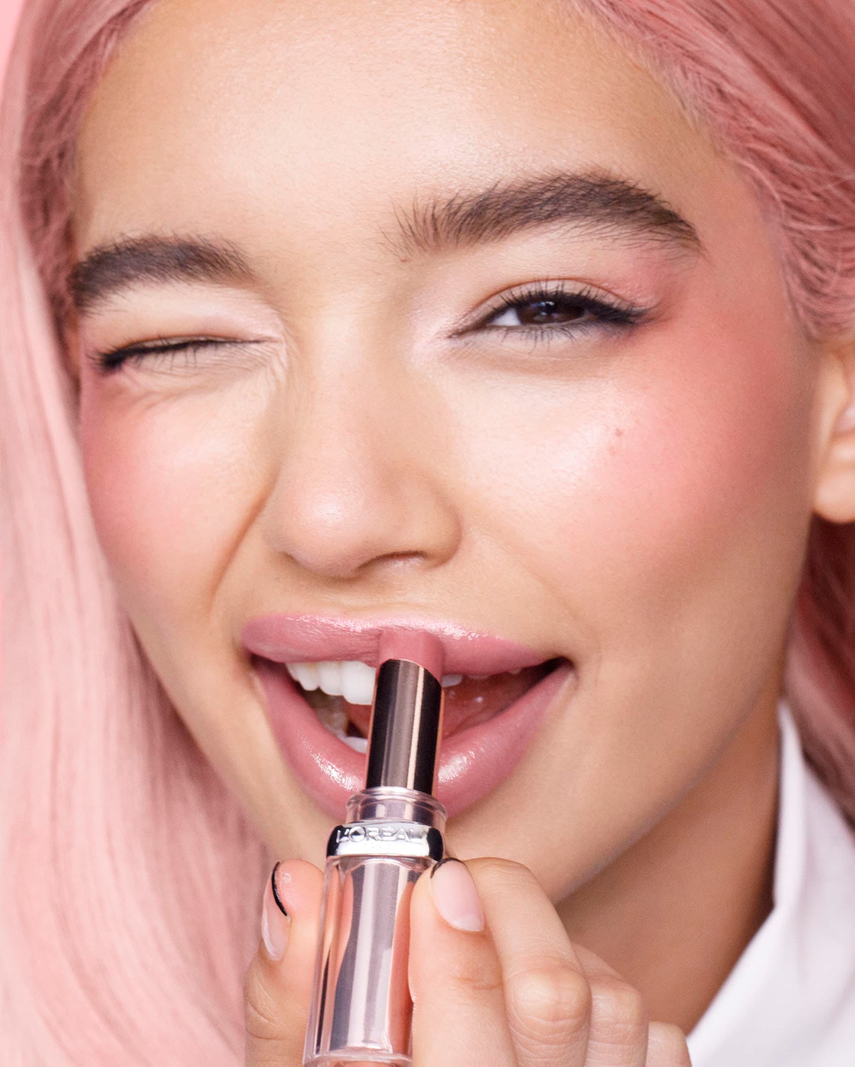 L'ORÉAL PARIS Lippenstift »Color Riche Glow Paradise«, mit natürlichen Inhaltstoffen