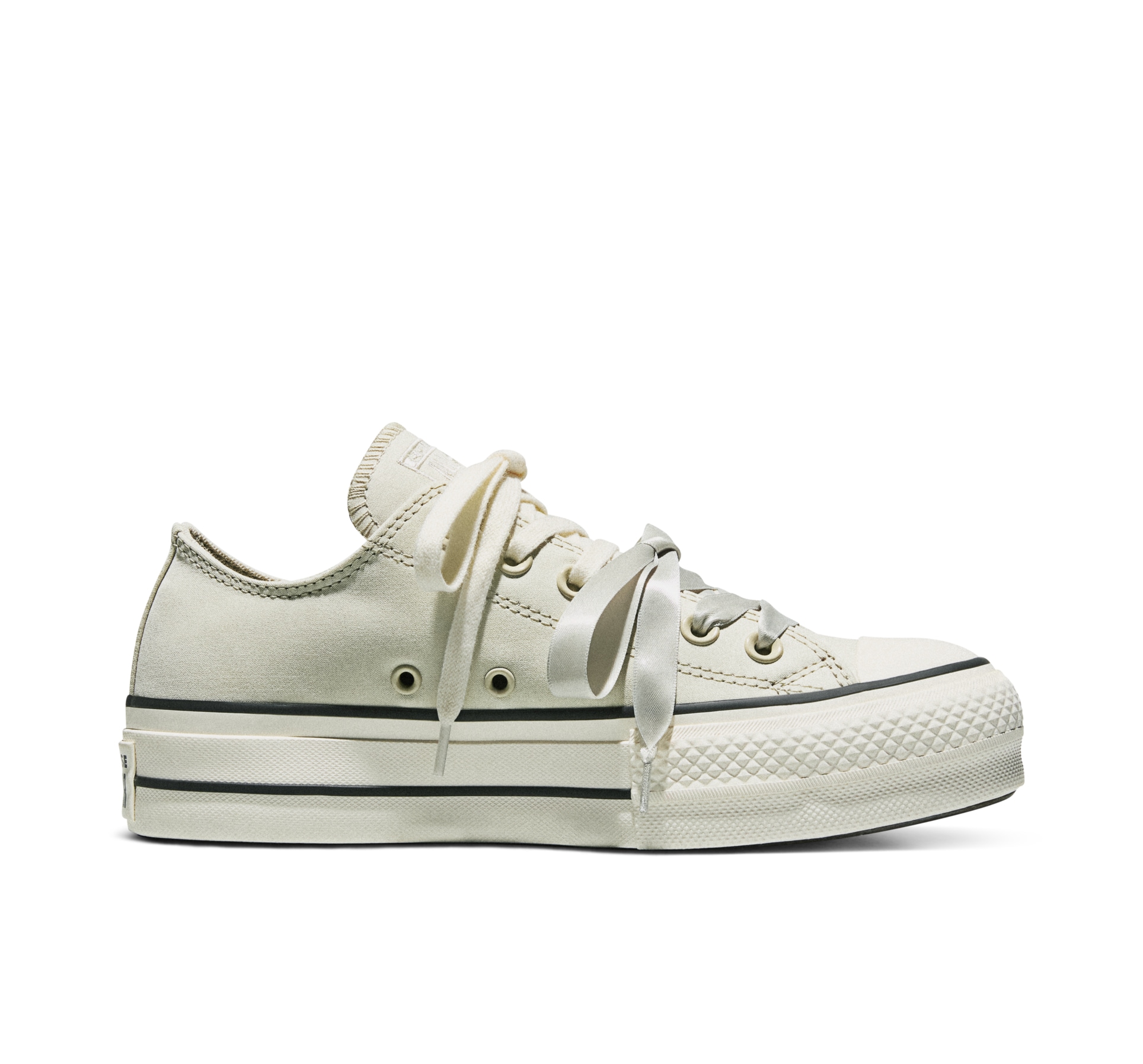 Converse Sneaker »CHUCK TAYLOR ALL STAR LIFT PLATFORM PEACHED CANVAS«  für den Alltag, mit profiliertem Laufsohlenprofil, mit Schnürung