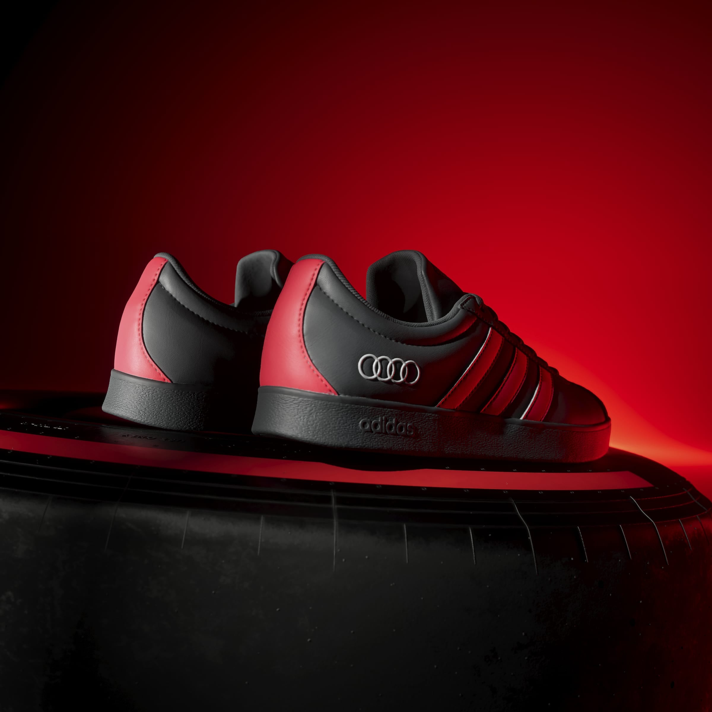 adidas Performance Sneaker »AUDI F1 TEAM VL COURT«  AUDI F1 Motorsport