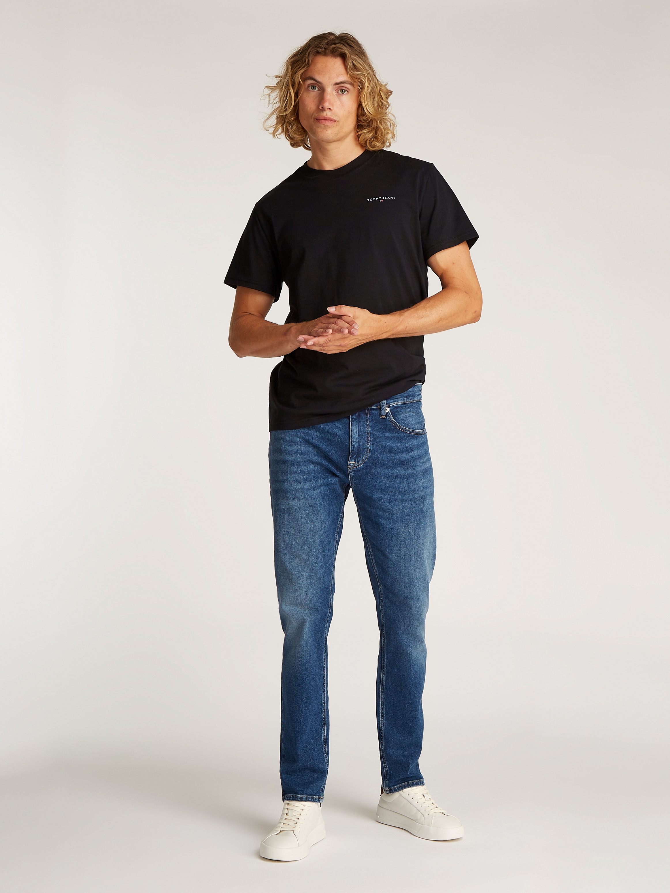 Tommy Jeans T-Shirt »TJM SLIM LINEAR CHEST SS TEE EXT«, mit Logodruck