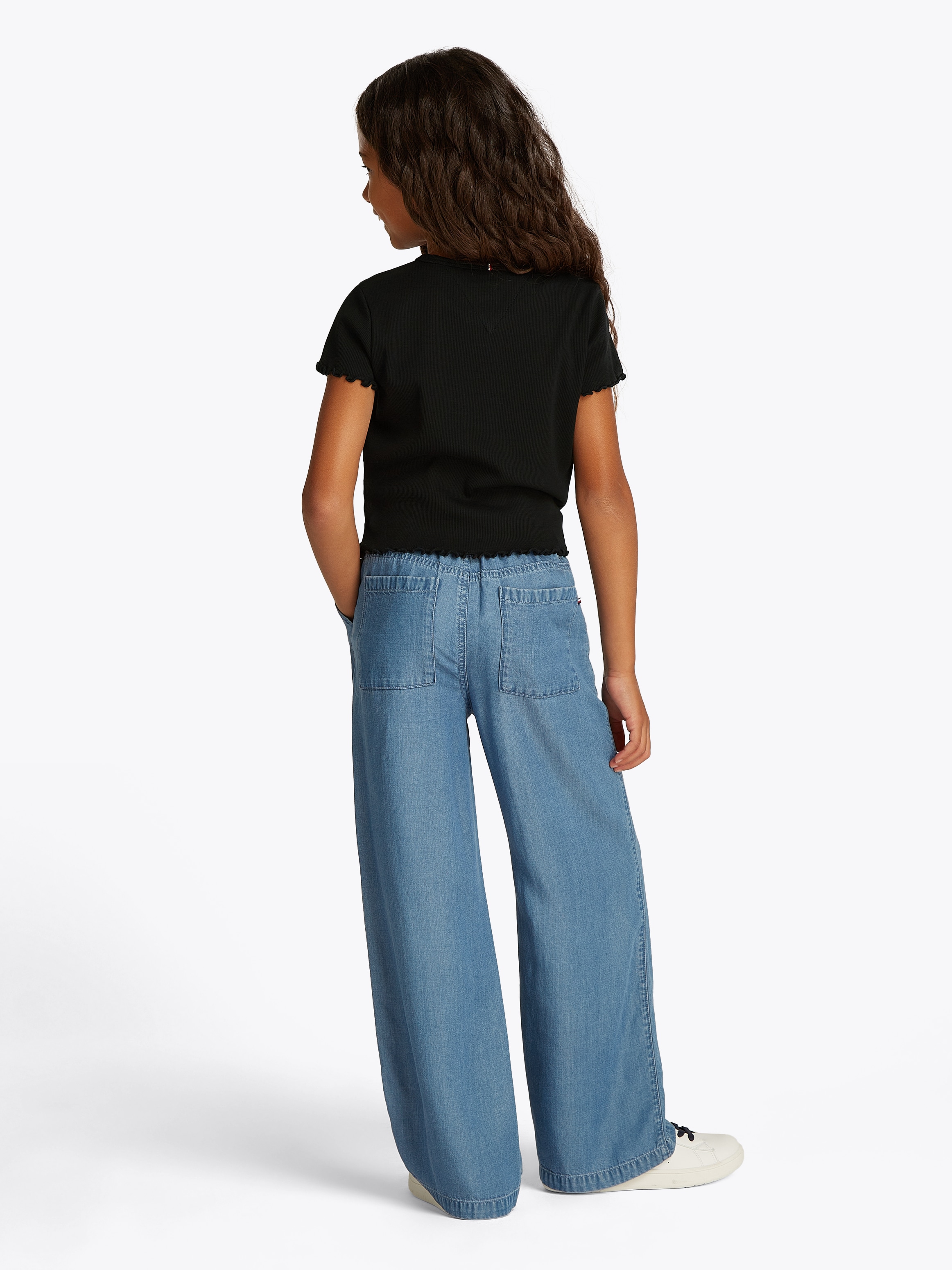 Tommy Hilfiger T-Shirt »ESSENTIAL RIB TOP SS«, mit Babylock-Kanten, mit Logostickerei