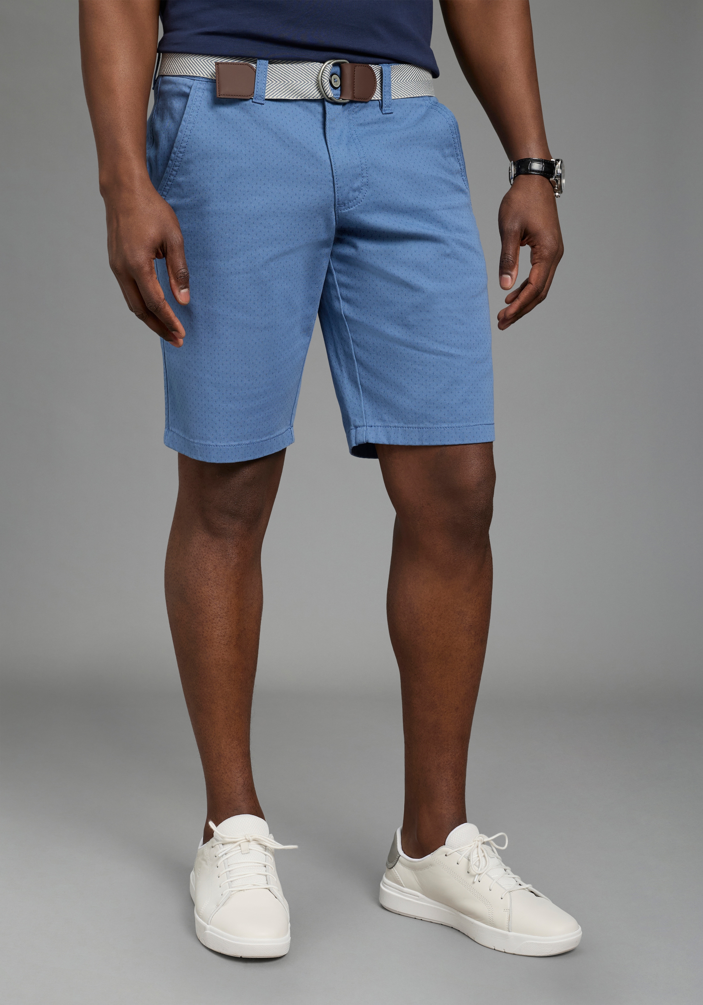DELMAO Shorts  kniefrei, gerades Bein, mit Eingrifftaschen und Gesäßtaschen