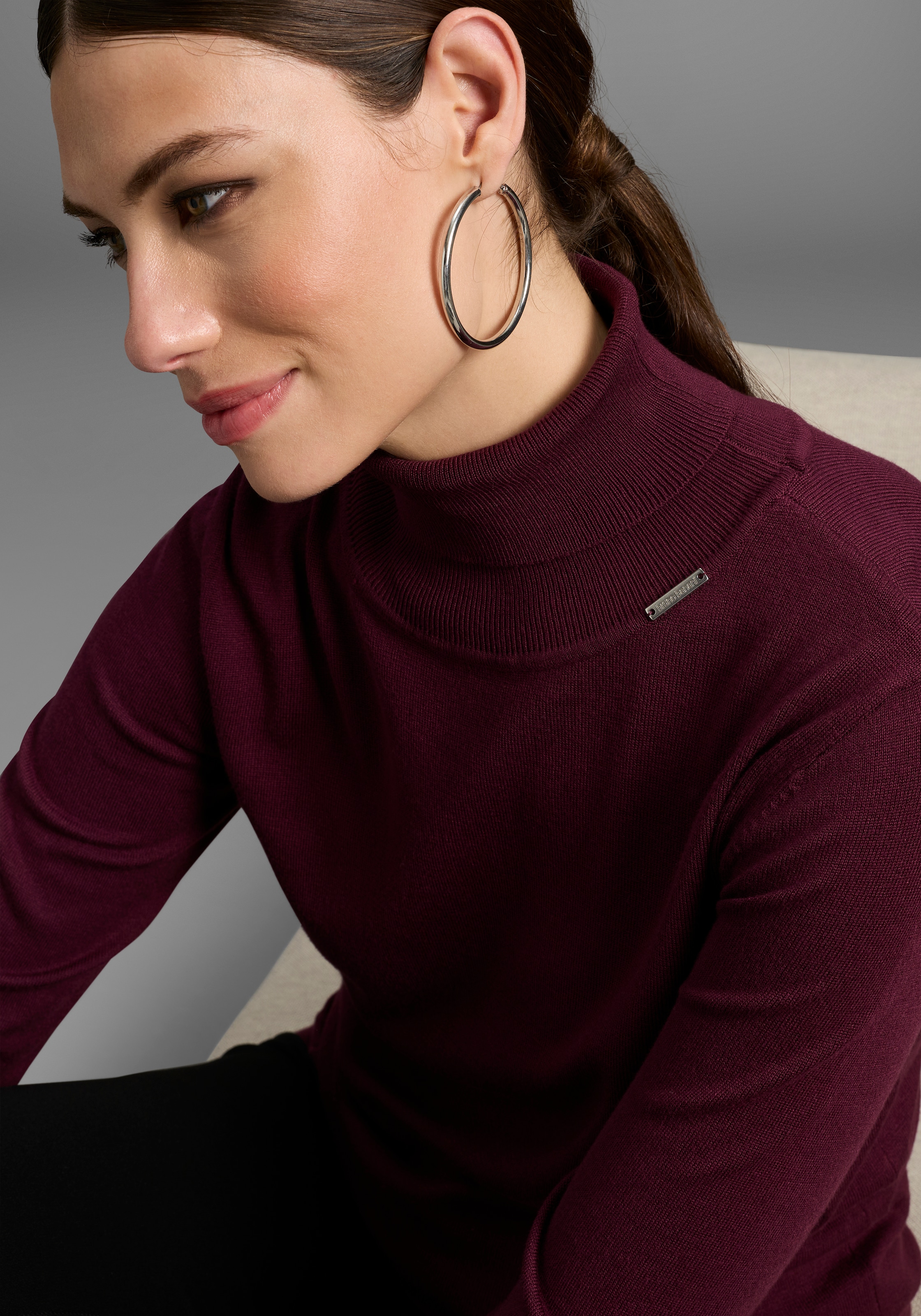 Bruno Banani Rollkragenpullover mit Metalllogo