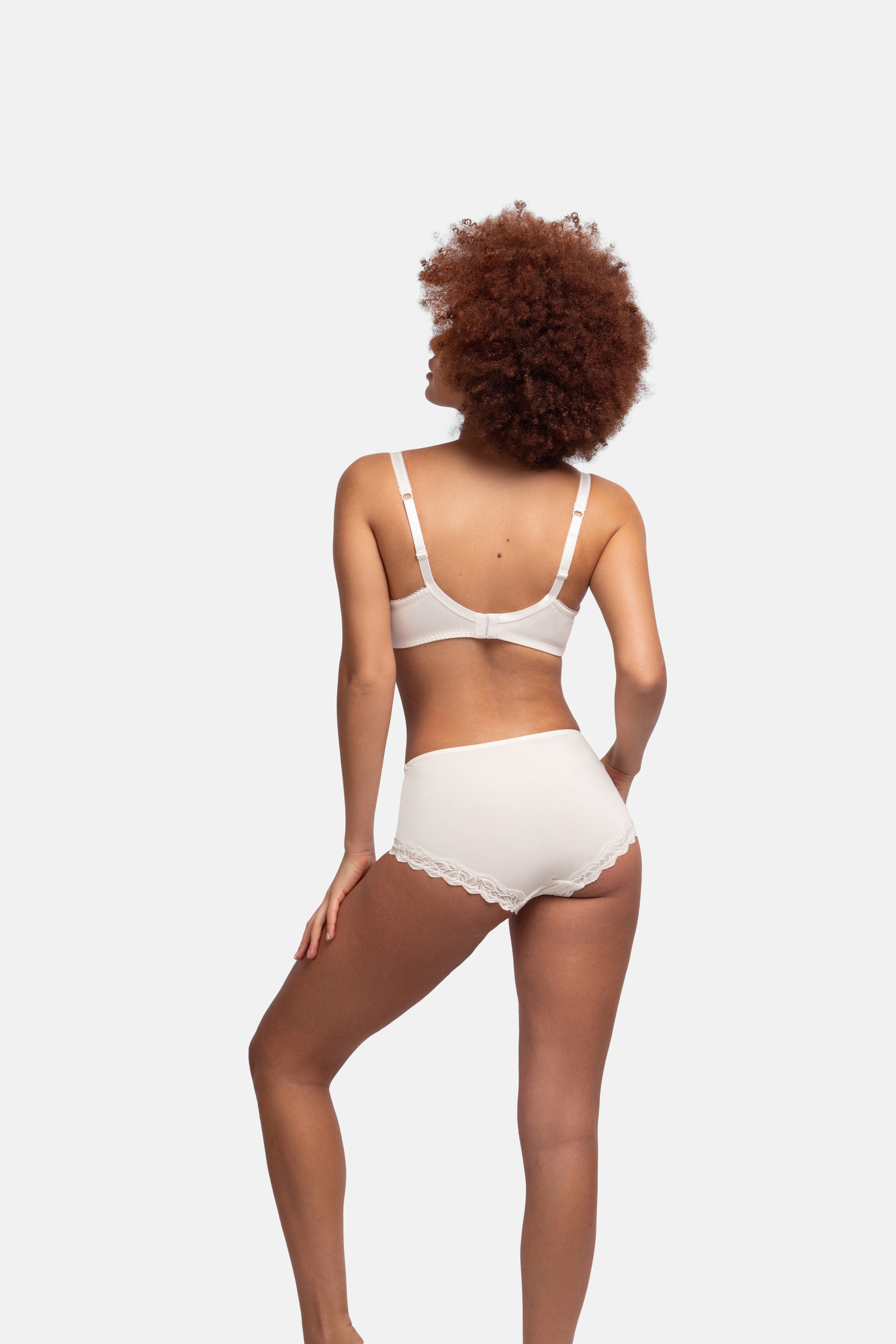 Dorina Bügel-BH »CELINE«, Mikrofaser-Rückenflügel mit Power-Mesh, Curve