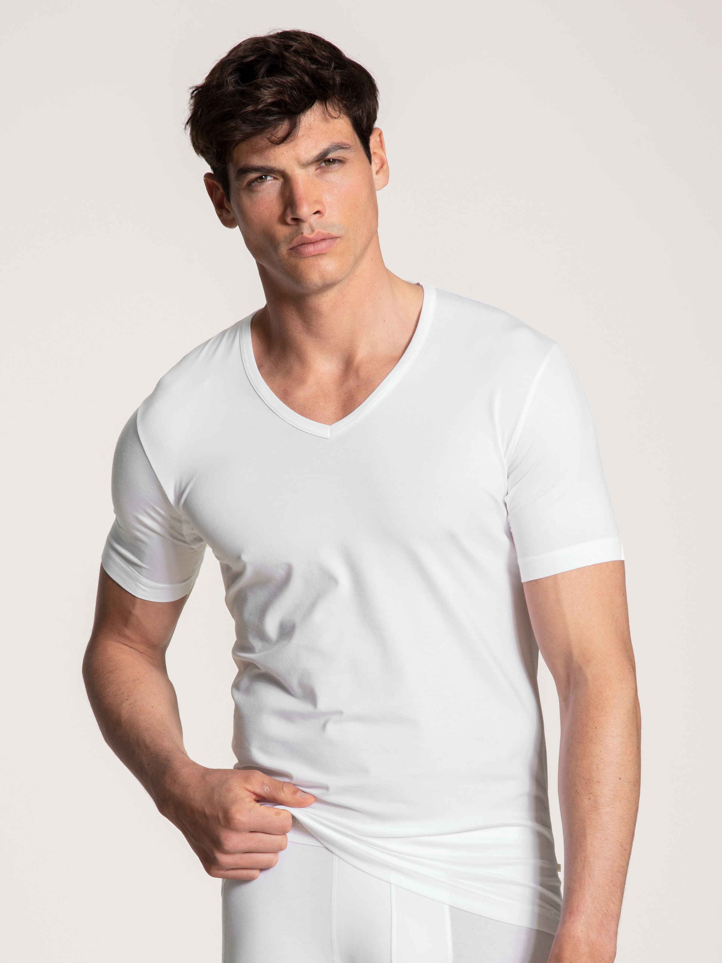 CALIDA Shirttop »Focus«, mit lässigem V-Ausschnitt