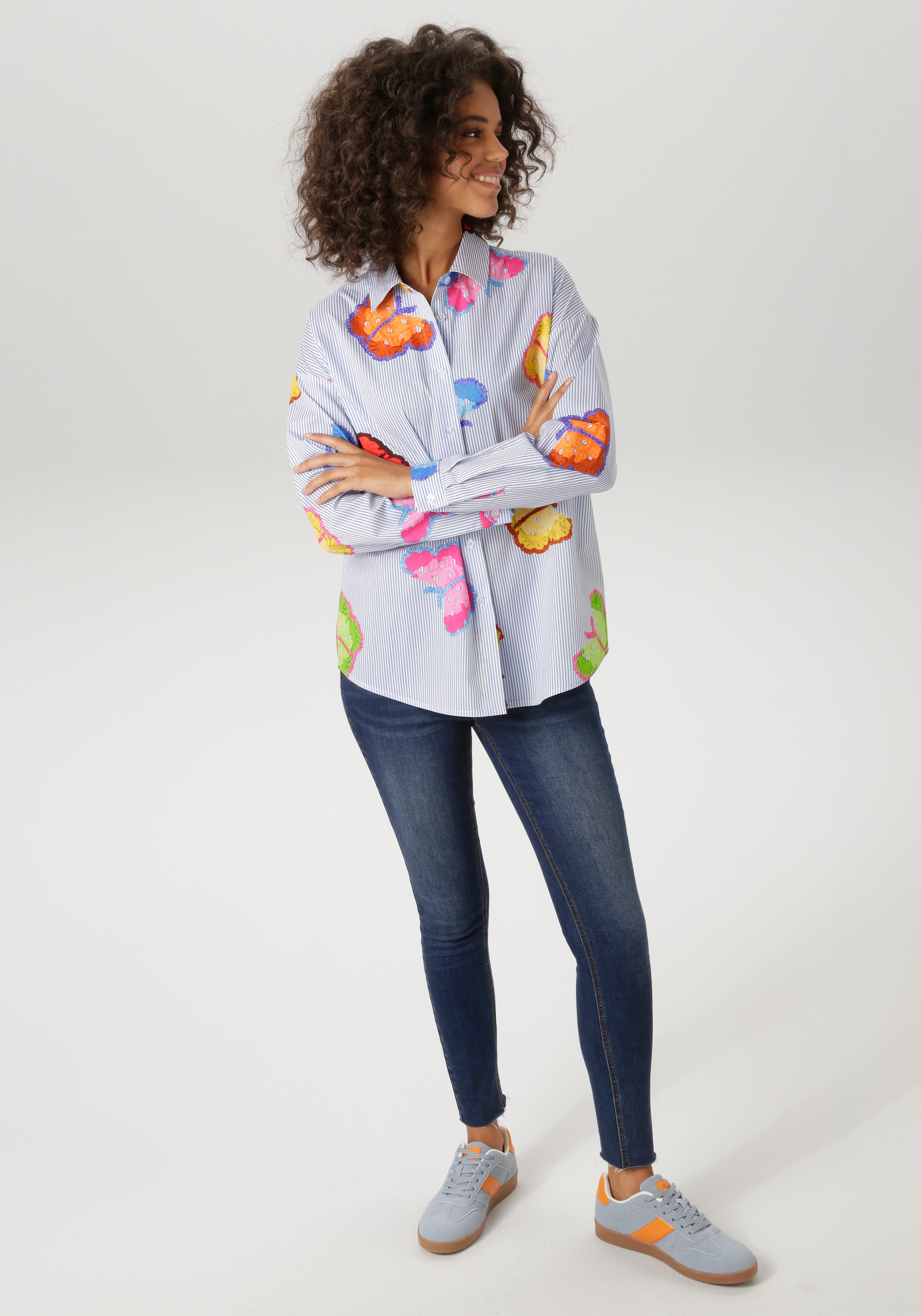 Aniston CASUAL Hemdbluse , gestreift und mit bunten Schmetterlingen bedruckt - NEUE KOLLEKTION