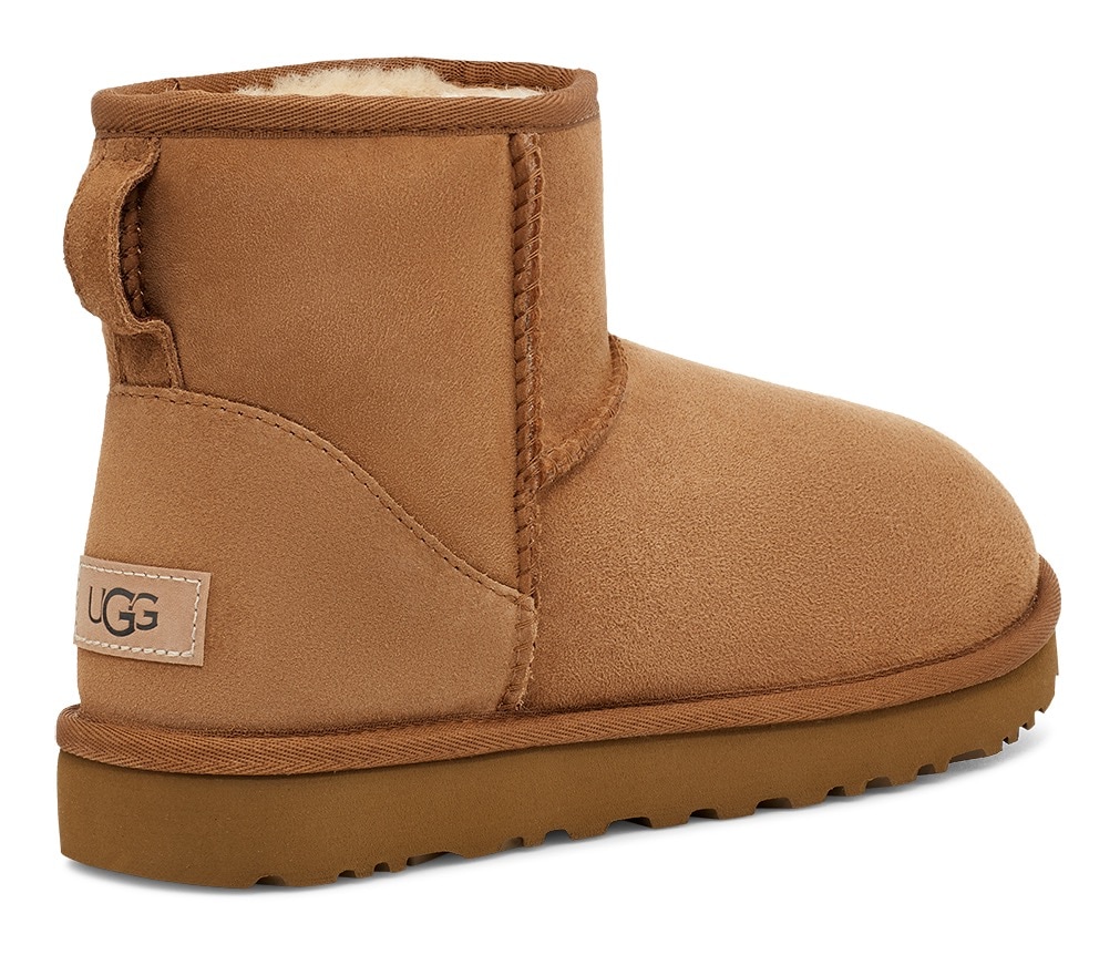 UGG Winterboots »Classic Mini 2«, Snowboots, Winterstiefel, Schlupfstiefel mit Lammfell, Weite schmal