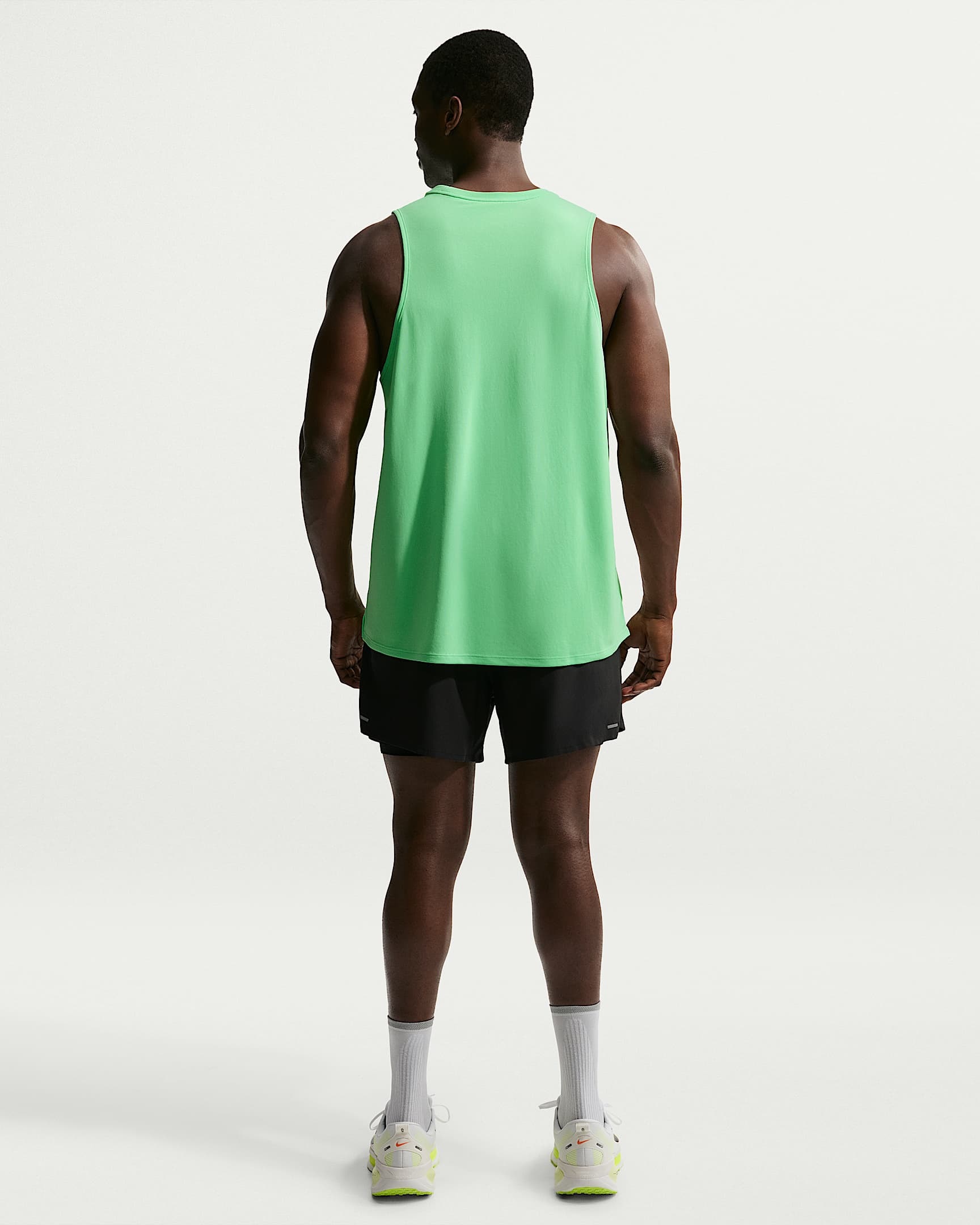 Nike Tanktop »M NK DF MILER TANK TOP« mit reflektierenden Details, atmungsaktives Material