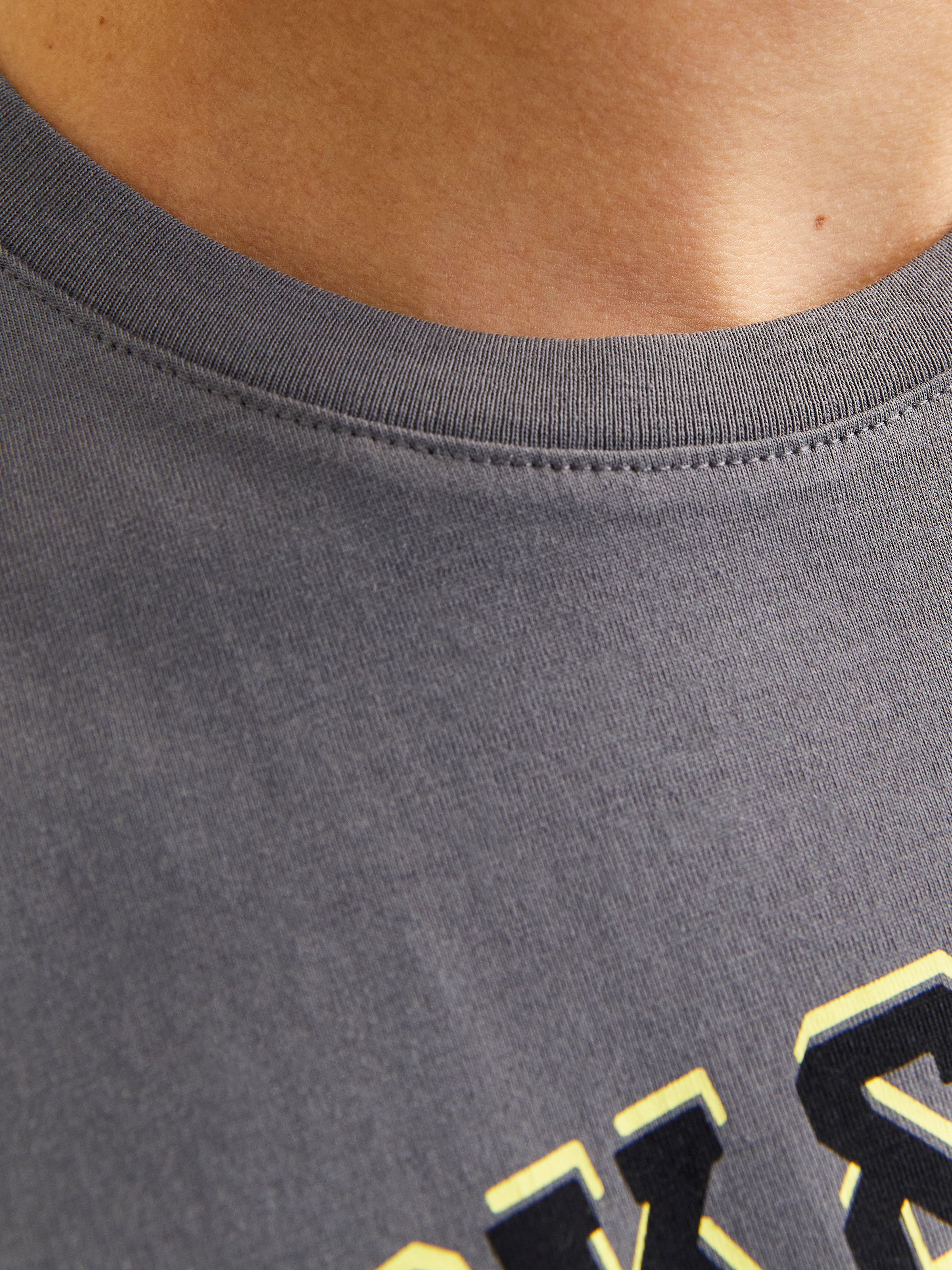 Jack & Jones Rundhalsshirt »JJELOGO TEE SS O-NECK 2 COL SS25 SN«, mit Logo Print