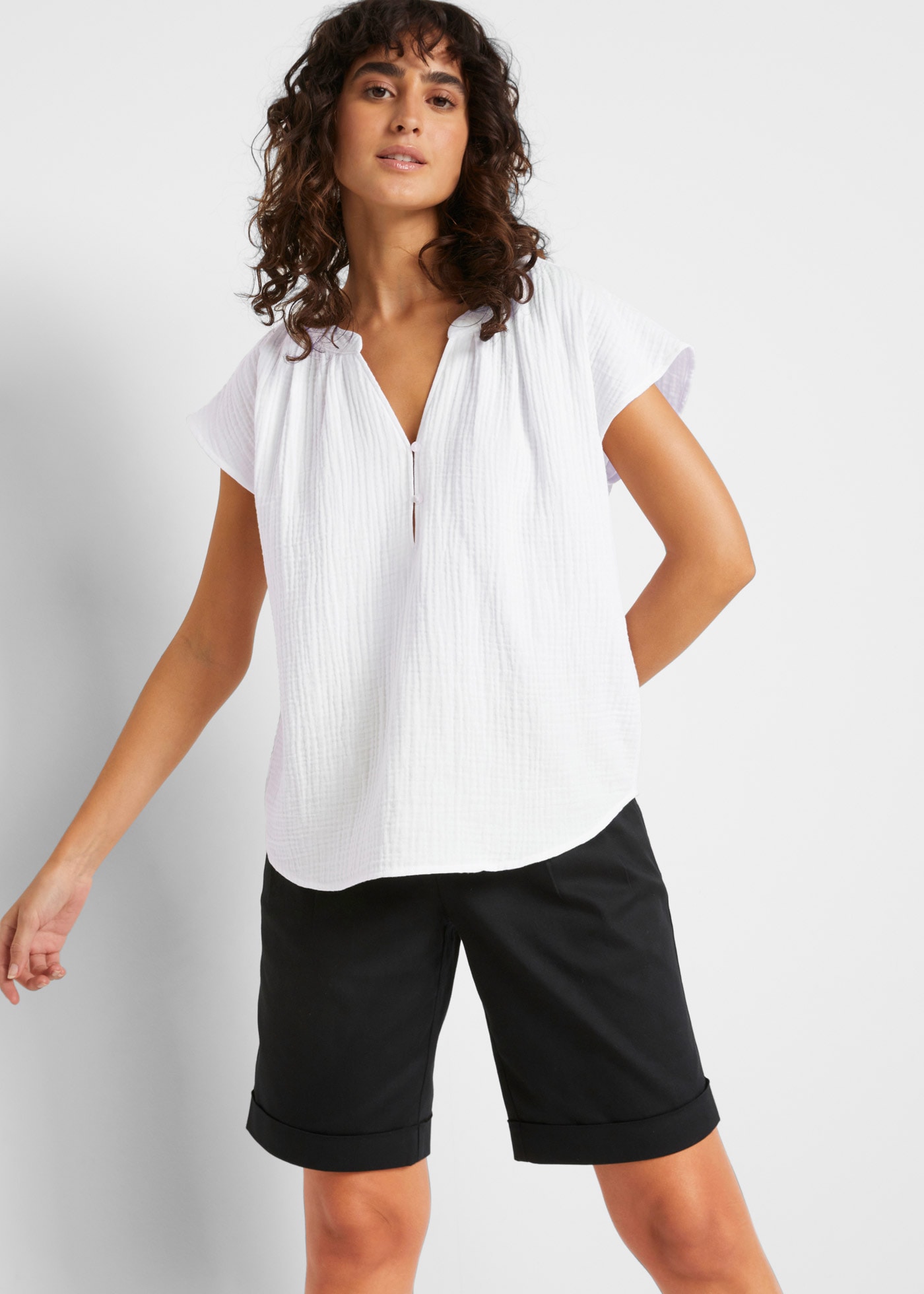 bonprix Shirtbluse »Musselin-Blusentop aus reiner Baumwolle« Oversize-Passform, mit V-Ausschnitt, aus Baumwolle