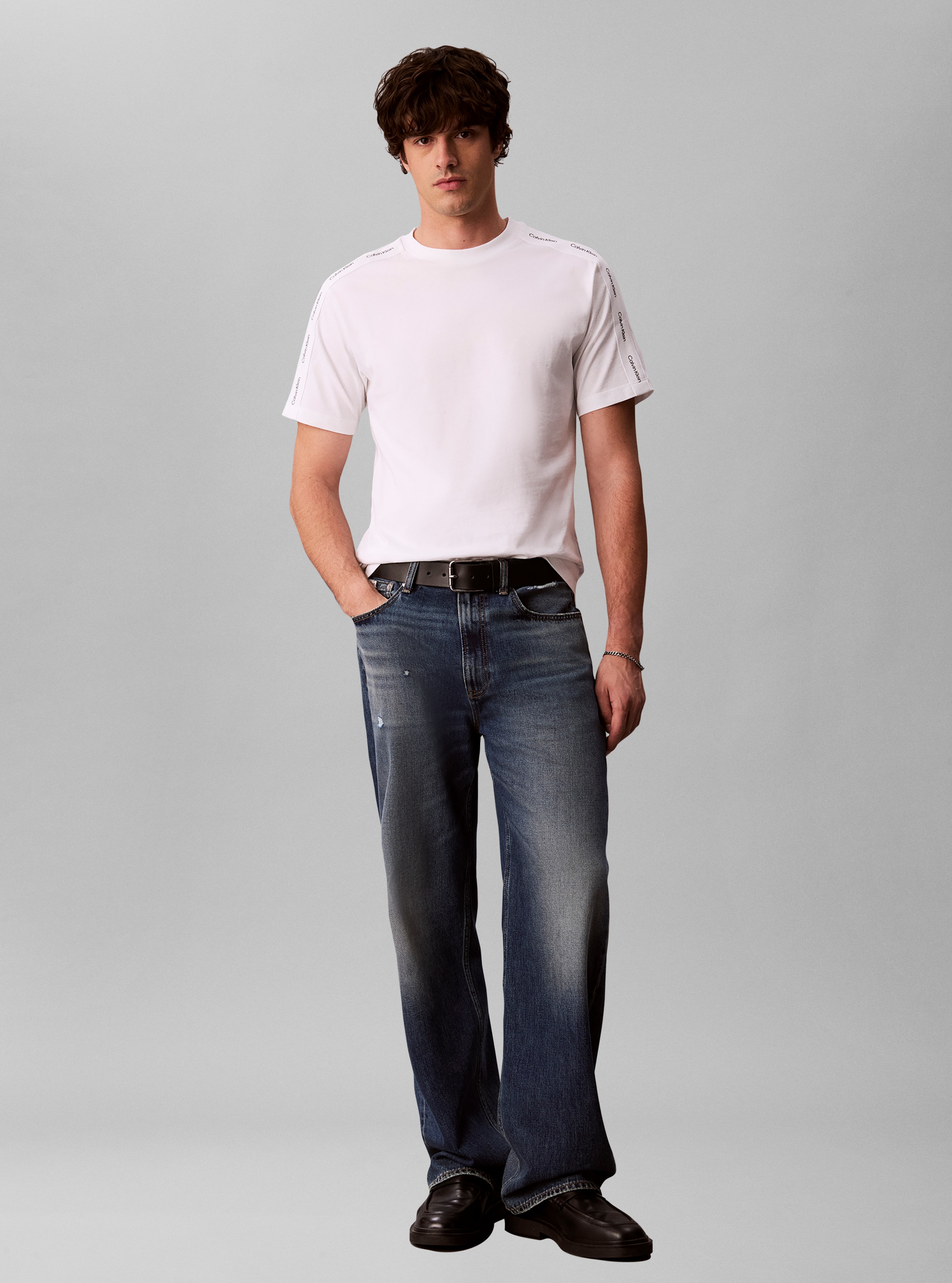 Calvin Klein Jeans T-Shirt »LOGO TAPE TEE« Regular fit, Logoschriftzug