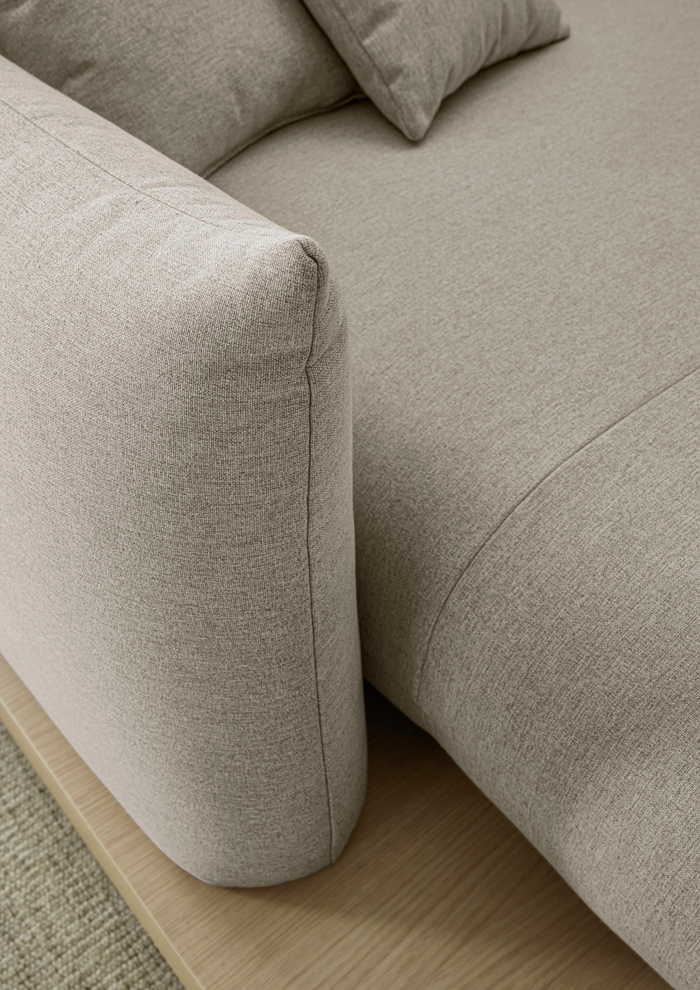 OTTO home Ecksofa »Kalix L-Form, 323 cm - OTTO. Verlässliche Qualität.« Designsofa, auf Holzplateau, Strukturstoff, hoher Sitzkomfort
