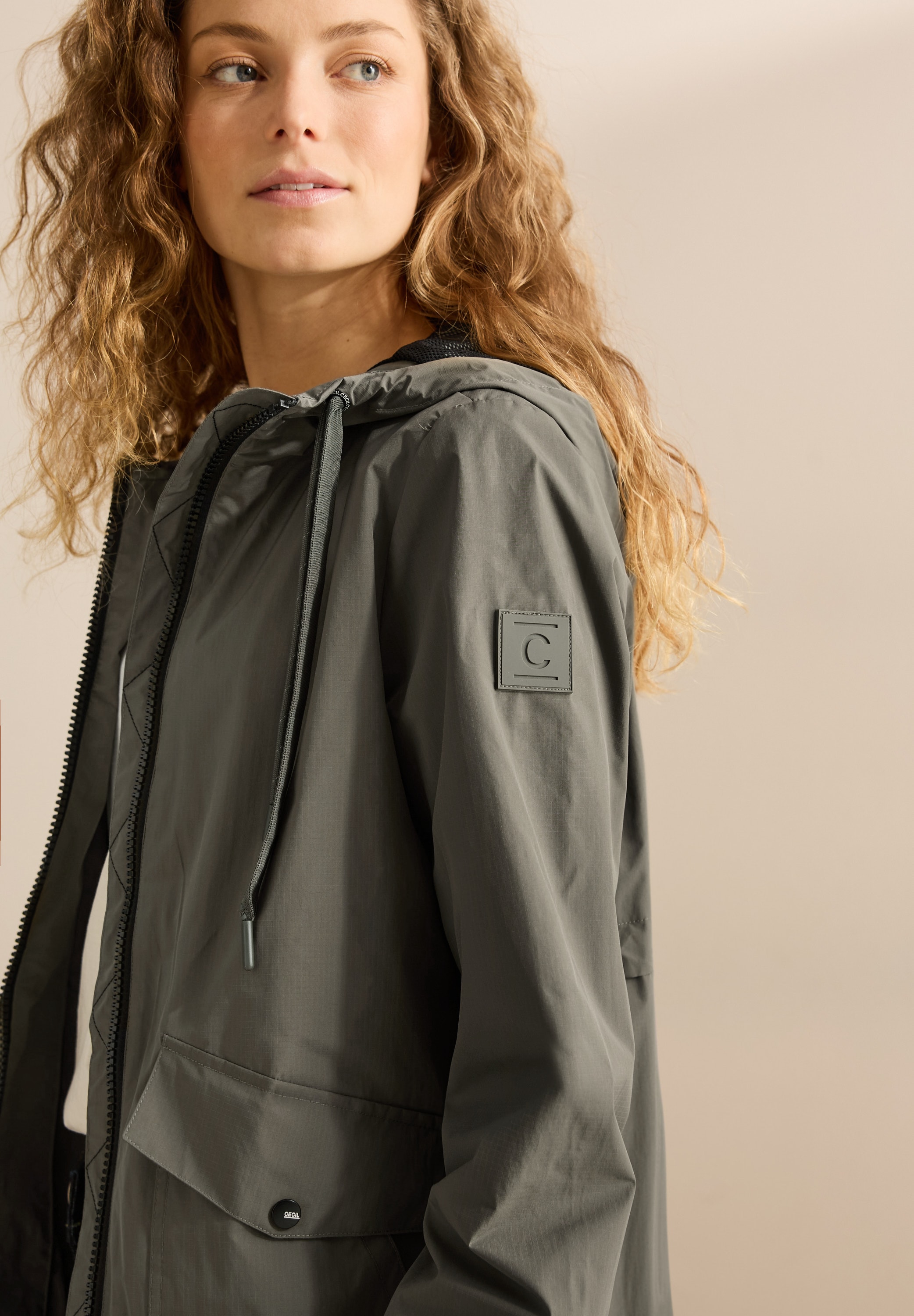 Cecil Windbreaker, mit Kapuze, mit Kapuze und Tunnelzug