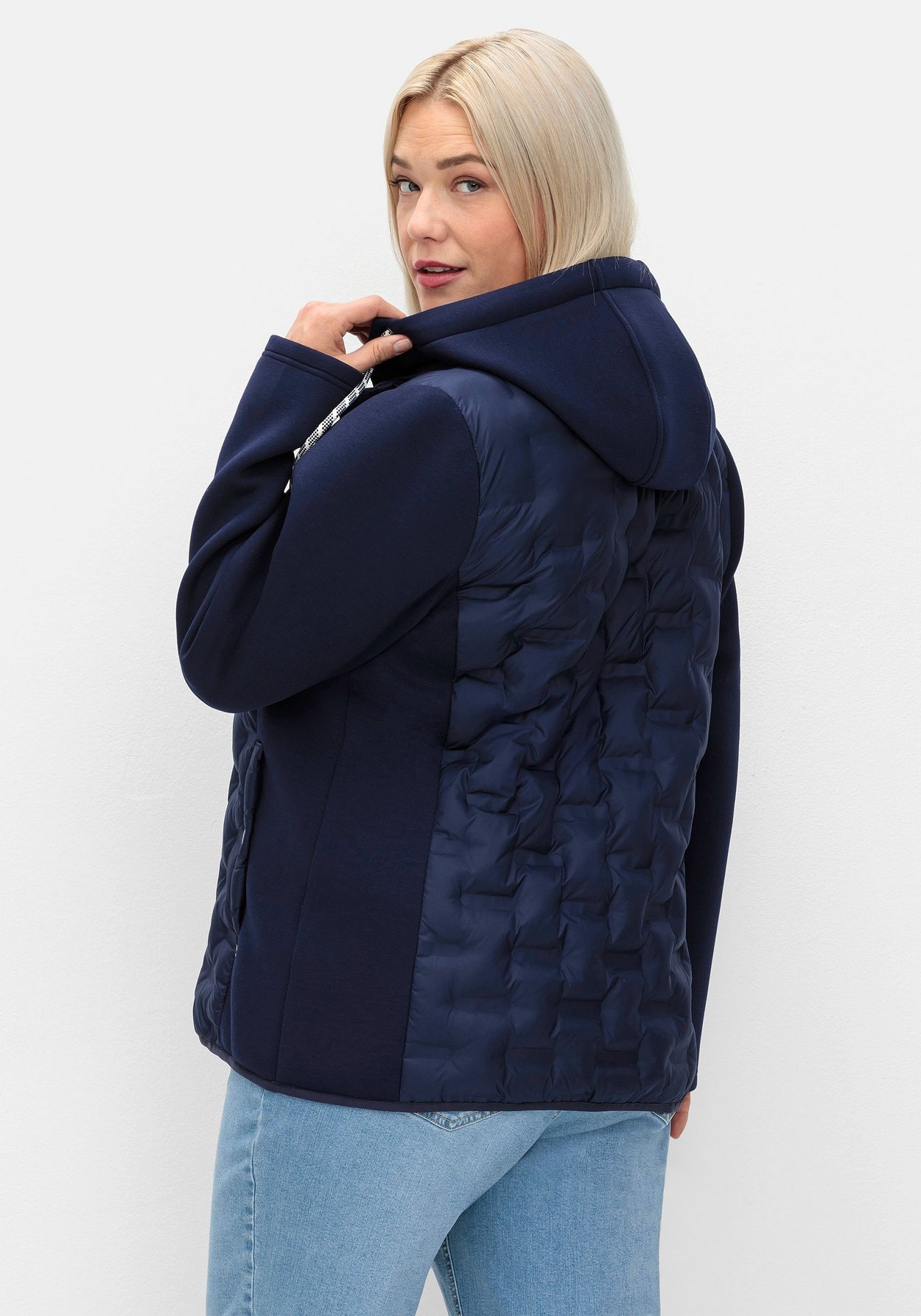 Sheego Steppjacke »Steppjacke im Materialmix, mit abnehmbarer Kapuze«