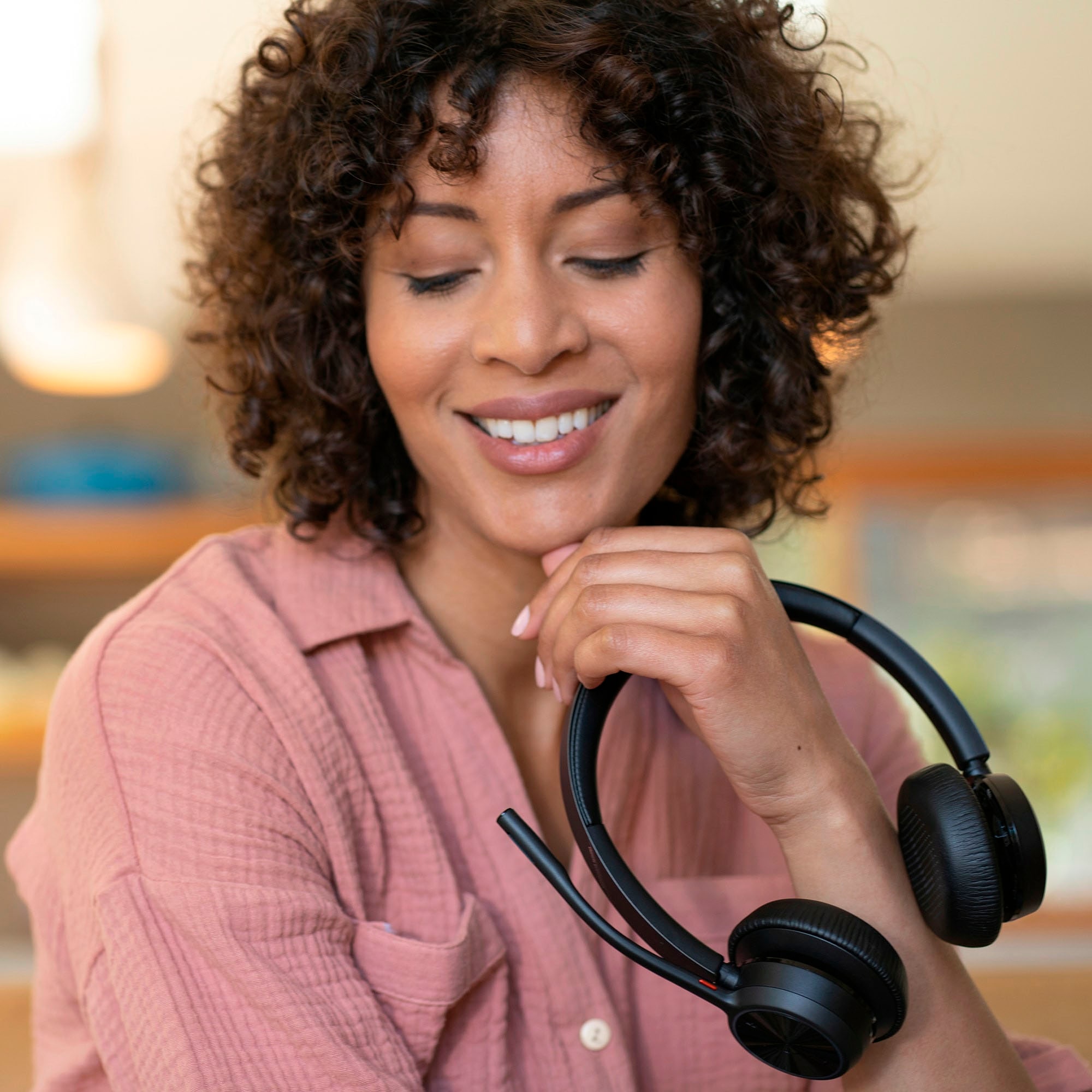 HP Kopfhörer »Poly Voyager 4320 UC Stereo USB-A Headset +BT700 USB-A Adapter +Ladest«, Bluetooth, Freisprechfunktion-Rauschunterdrückung-Sprachsteuerung