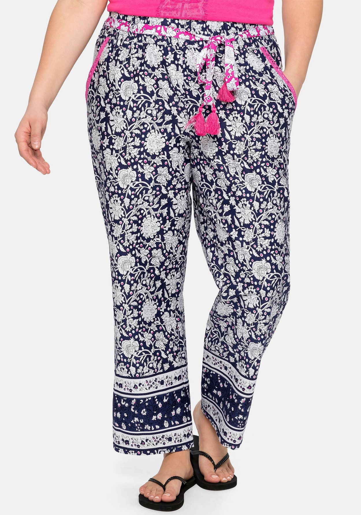 Sheego Schlupfhose »Lounge-Hose mit Blumendruck und Gürtel«