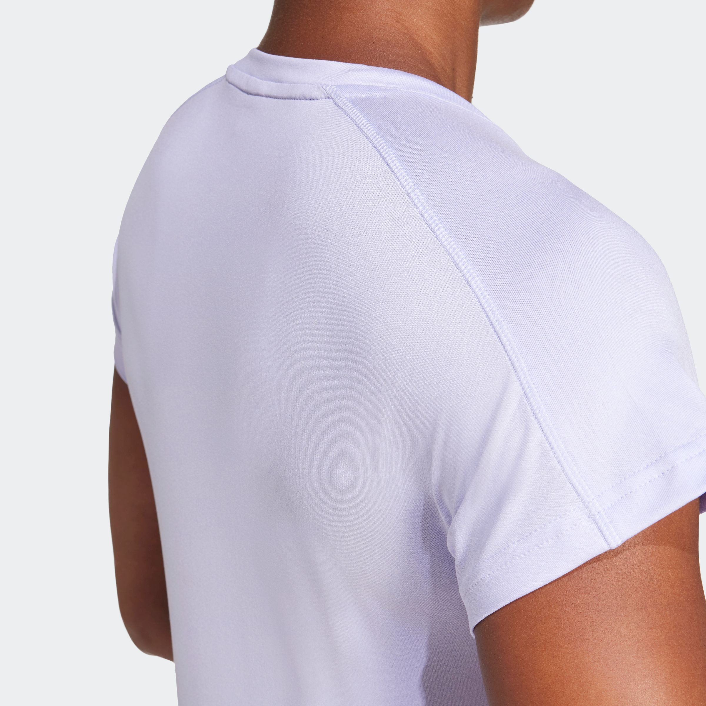 adidas Performance T-Shirt »TR-ES MIN T«, Trainingsshirt, feuchtigkeitsabsorbierend mit V Ausschnitt