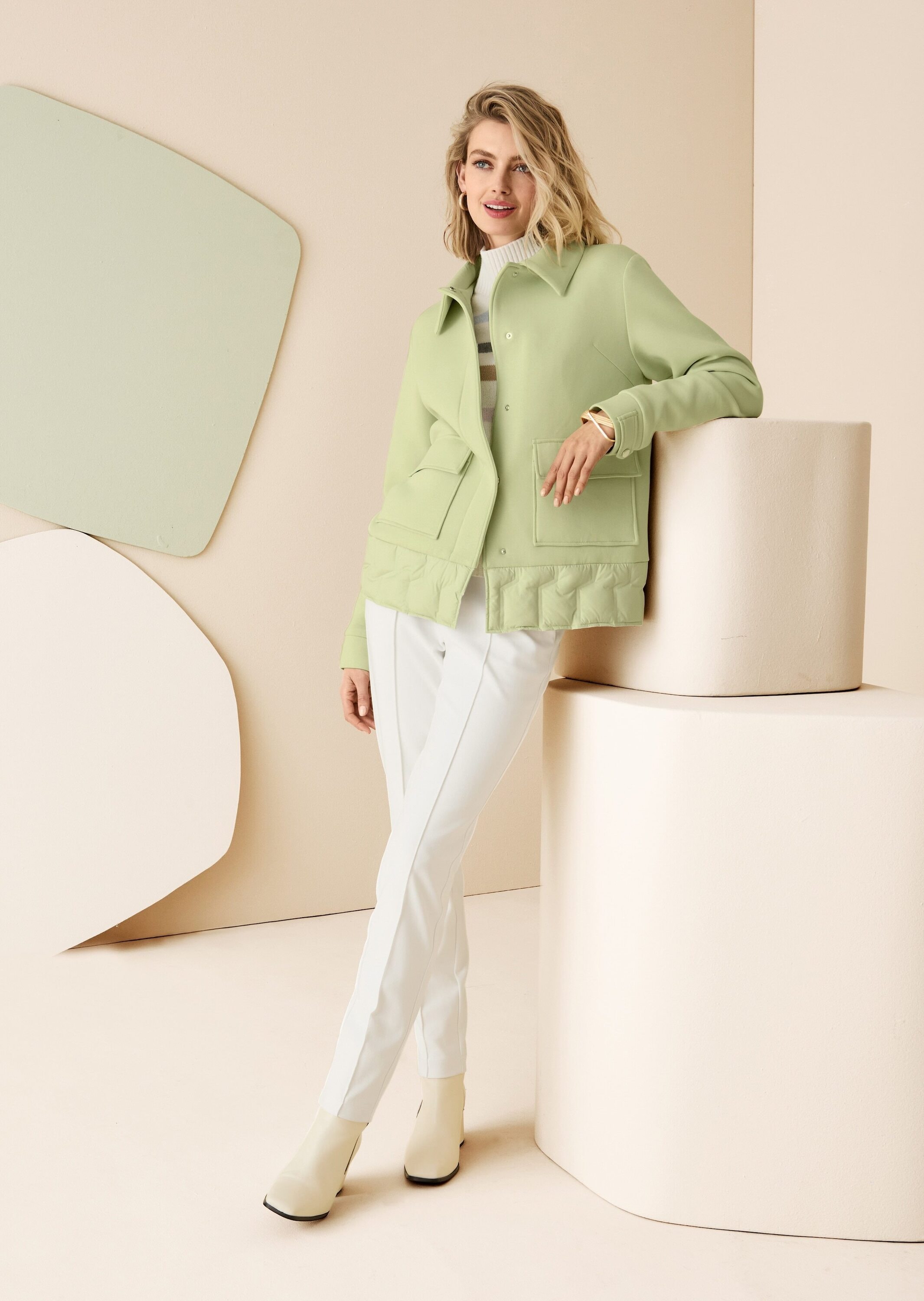 MADELEINE Kurzjacke »Scuba-Jacke Kurzjacke mit Druckknopfverschluss« Materialmix - Stepp und Scuba Jersey