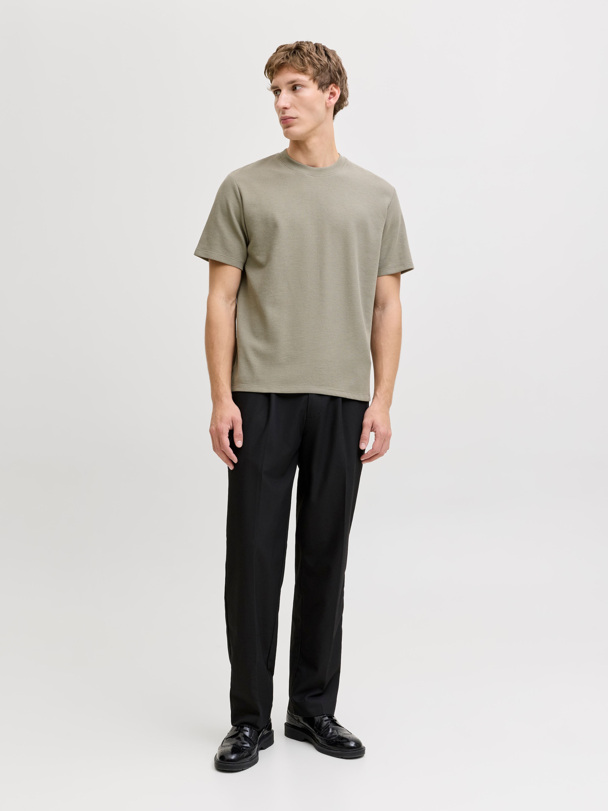 Jack & Jones Rundhalsshirt »JJEAUSTIN TEE SS NOOS« Materialmix, relaxed fit