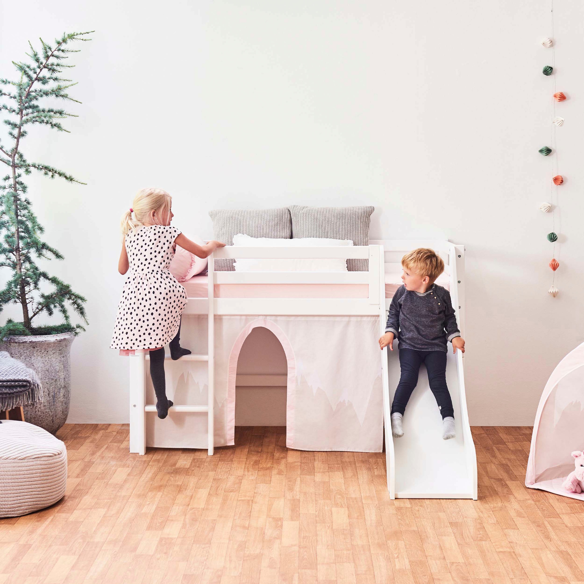 Hoppekids Hochbett »«Winter Wonderland»«, (Set), 70x160 mit Rutsche, Vorhang & Matratze