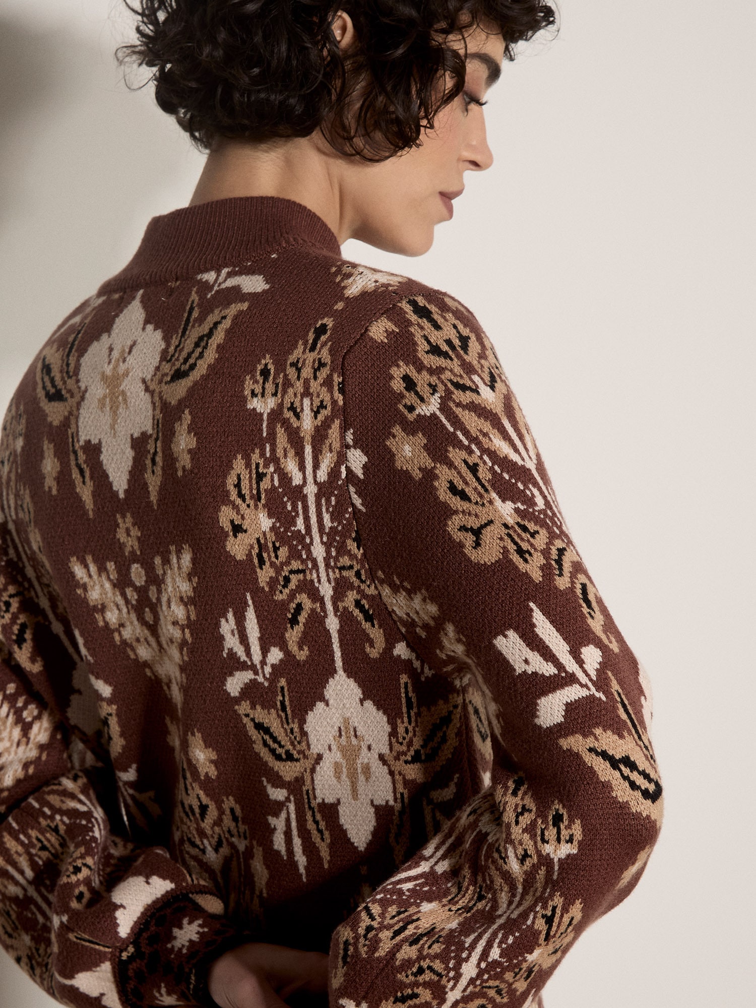 Apricot Strickkleid »Minikleid im Folkstil« mit Blumenmuster