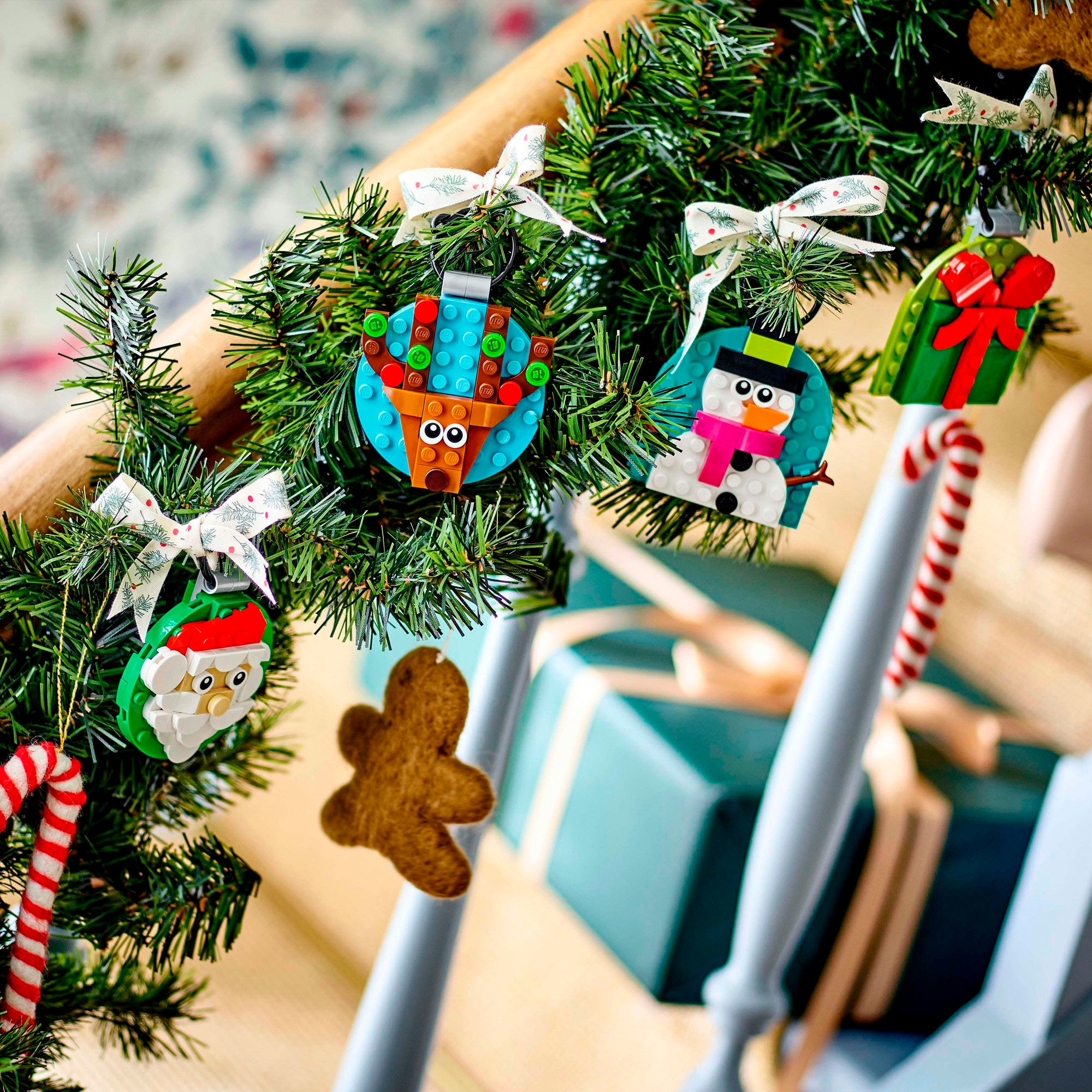 LEGO® Konstruktionsspielsteine »Verschiedene Christbaumanhänger (40744), LEGO Iconic« Made in Europe