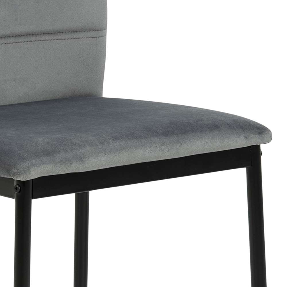ACTONA GROUP Esszimmerstuhl »Dia«, 4 St., Samtvelours, Esszimmerstuhl Dia (Set, 4 St) in grau Samtvelours, mit Handgriff
