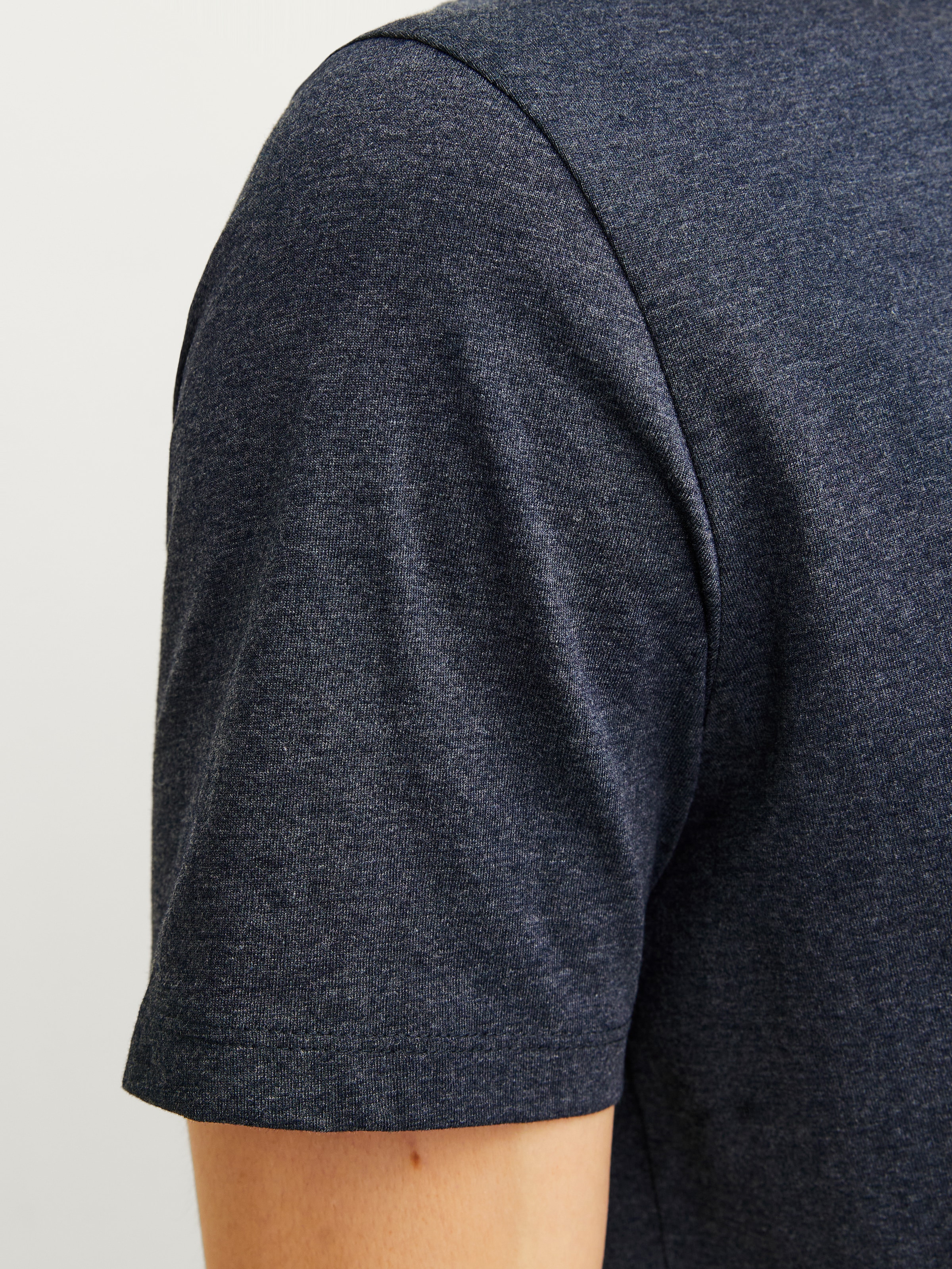 Jack & Jones Rundhalsshirt »JJEORGANIC MELANGE TEE SS O-NECK NOOS«, in Melange Optik