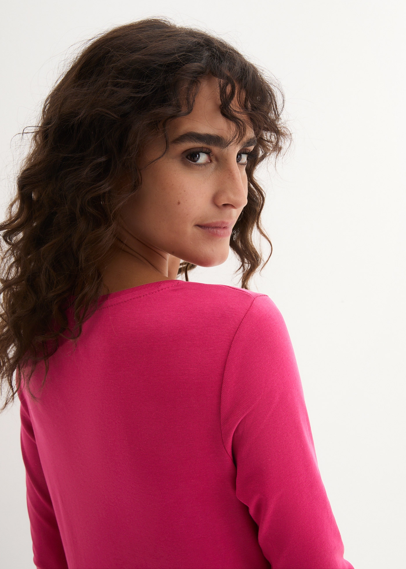 bonprix Langarmshirt leicht taillierte Passform, Rundhalsausschnitt, aus reiner Baumwolle