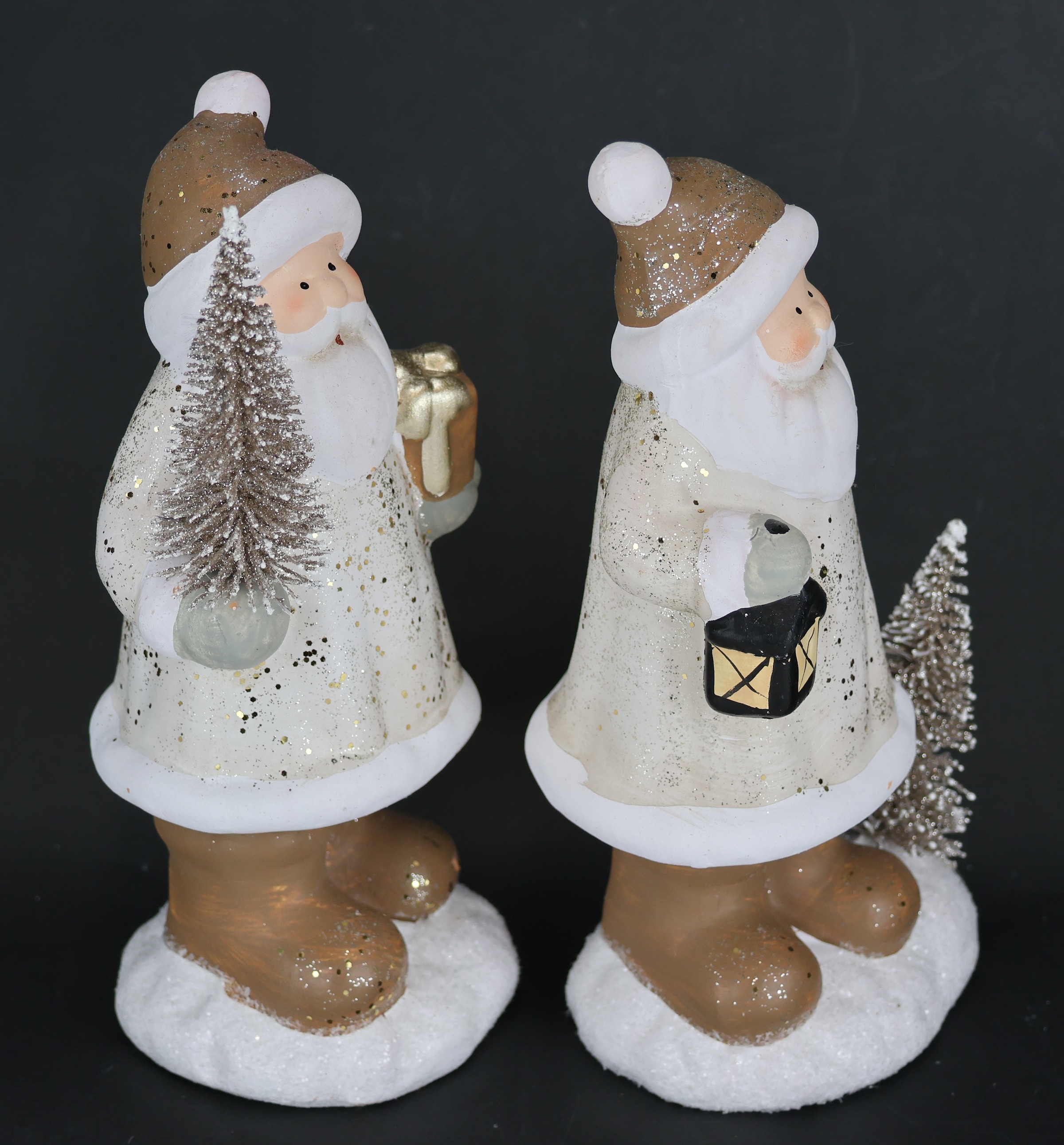 I.GE.A. Dekofigur »Nikolaus aus Keramik, 2er Set« Mit Baum Laterne Geschenk Figur Dekoration Weihnachtsdeko