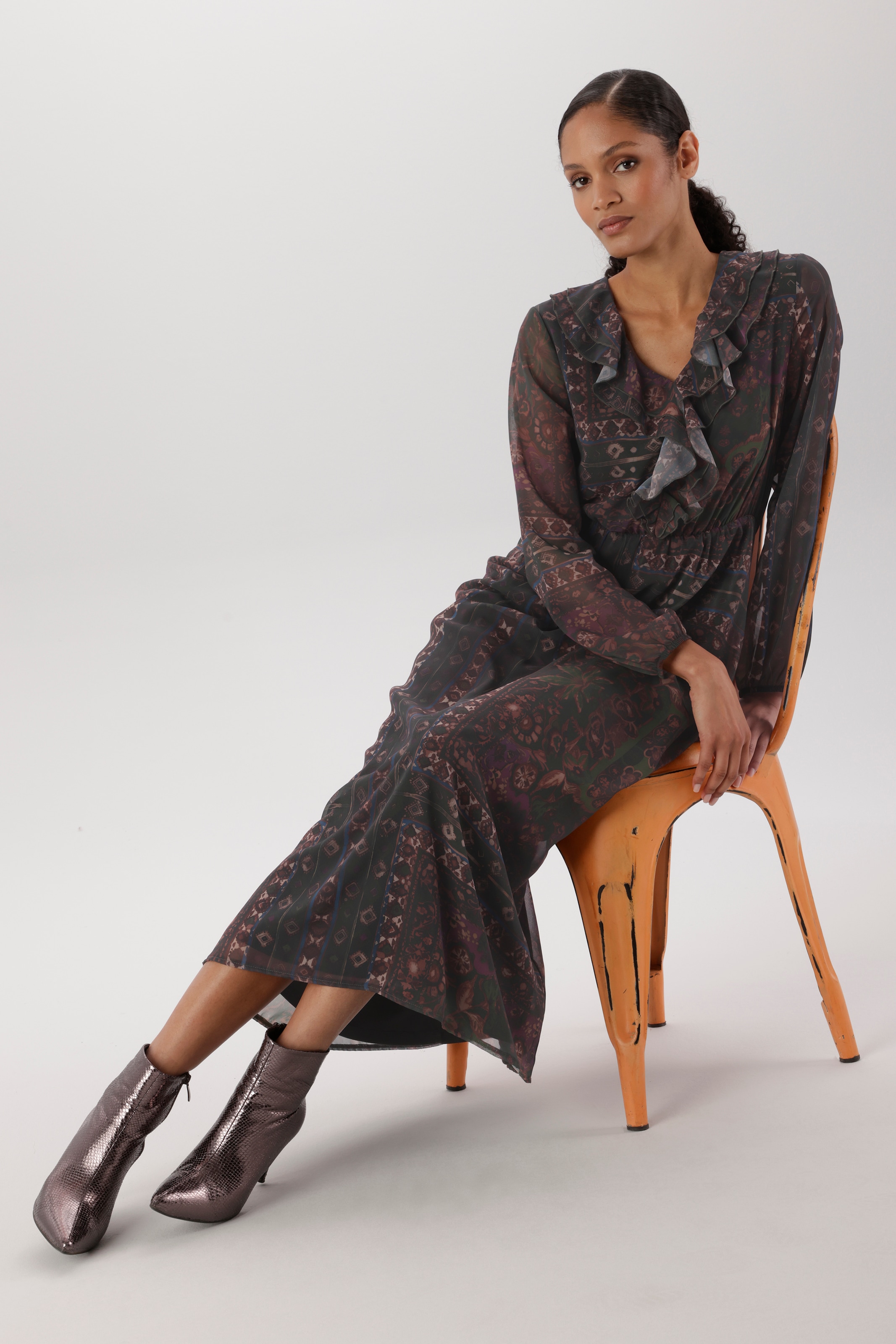 Aniston SELECTED Maxikleid mit verspielten Volants am V-Ausschnitt - NEUE KOLLEKTION