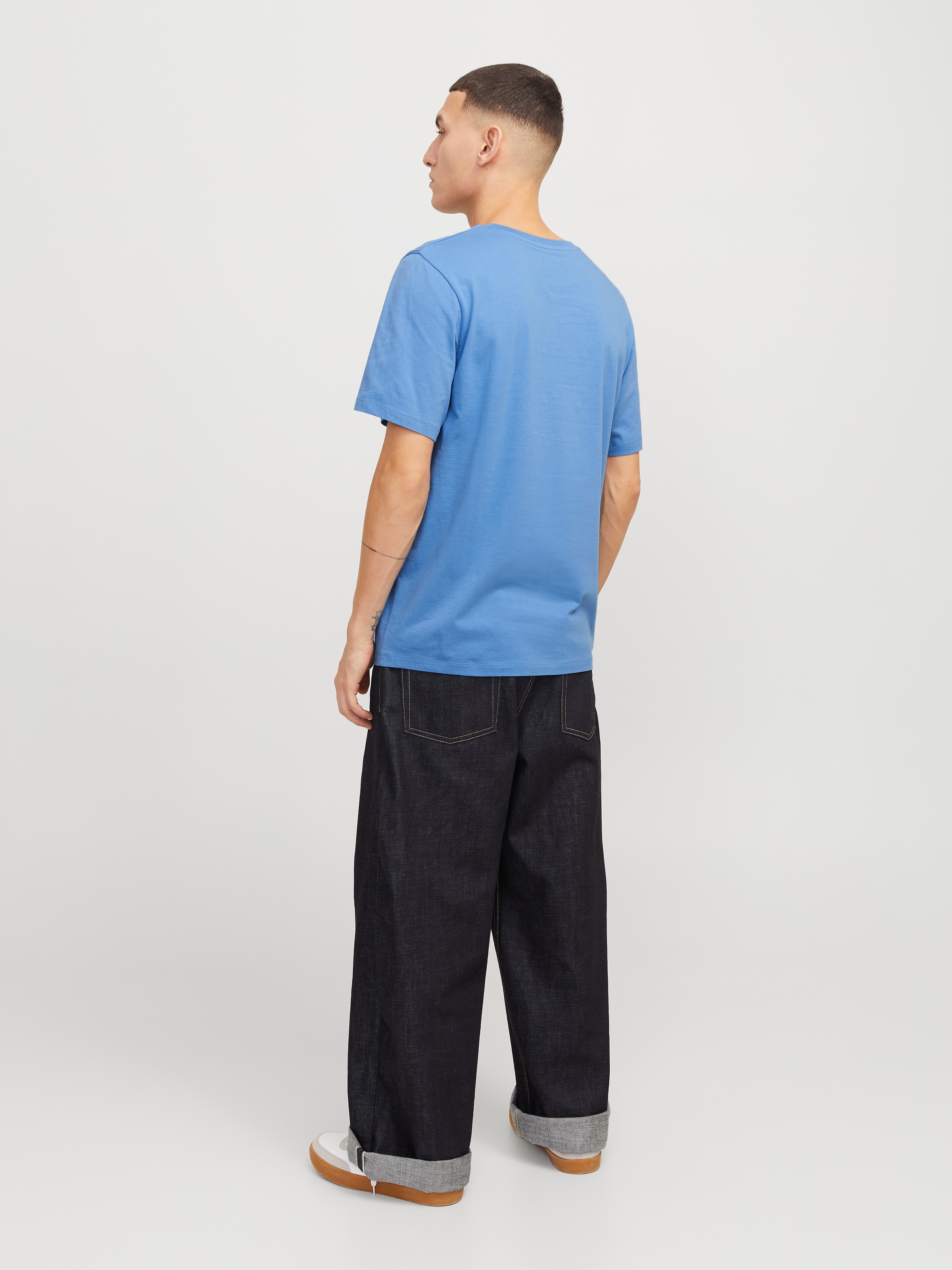 Jack & Jones Rundhalsshirt »JJELOGO TEE SS O-NECK 2 COL SS25 SN«, mit Logo Print