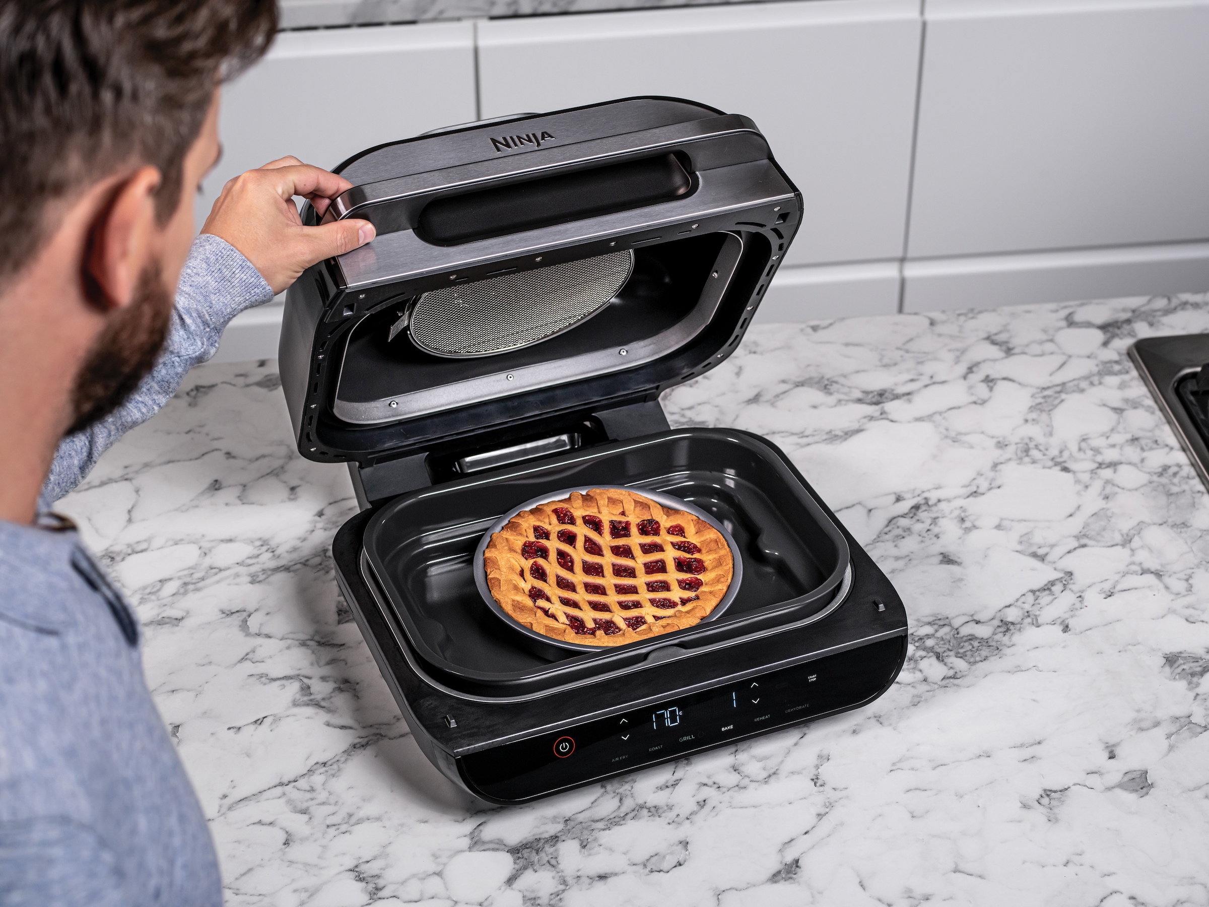 NINJA Heißluftfritteuse »und Grill Foodi MAX AG551EU«, 2460 W, 3,8 L Volumen, incl digitalem Temperaturfühler