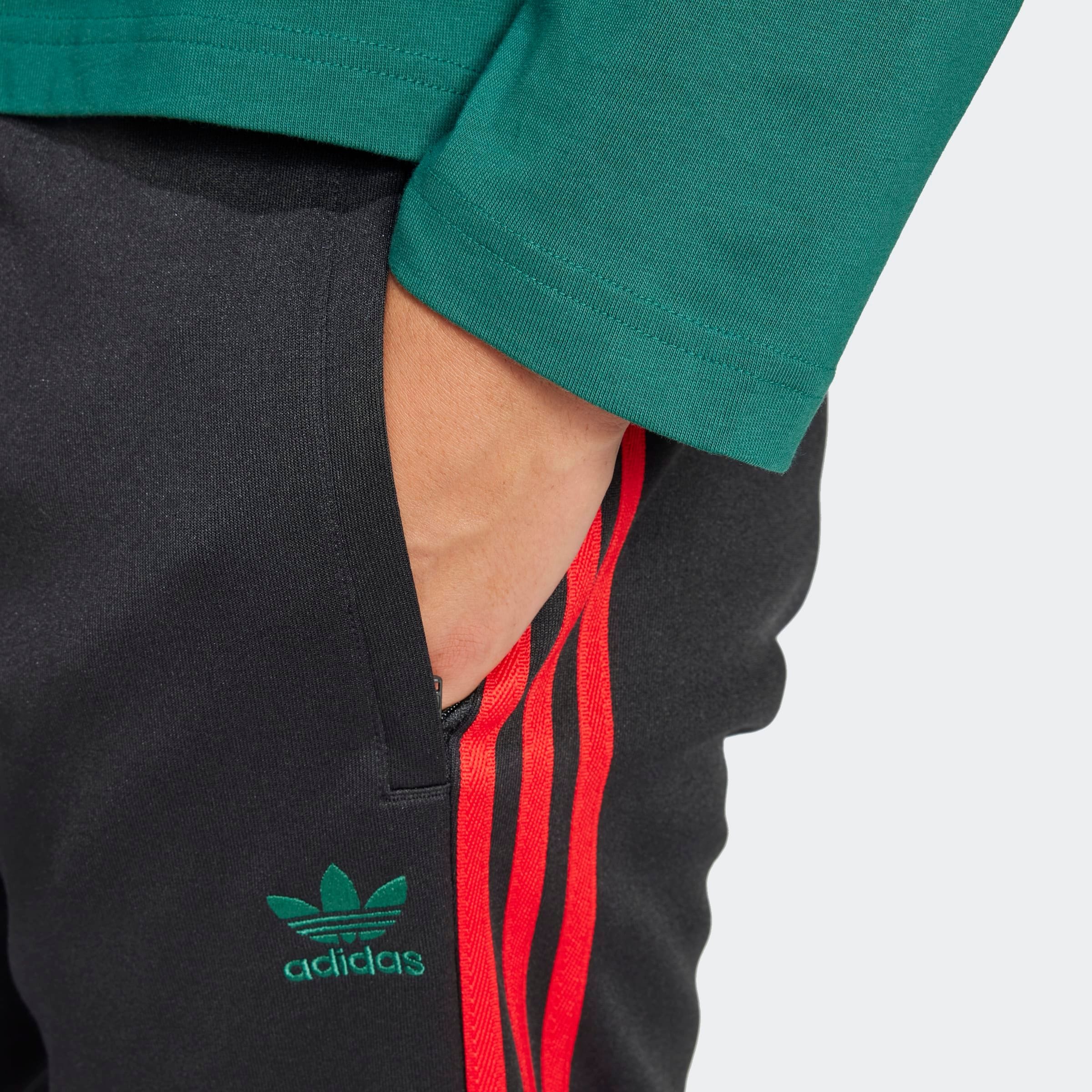adidas Originals Sporthose »ADICOLOR CLASSICS SST«, (1 tlg.), Superstar, Retro Look, weiches Material