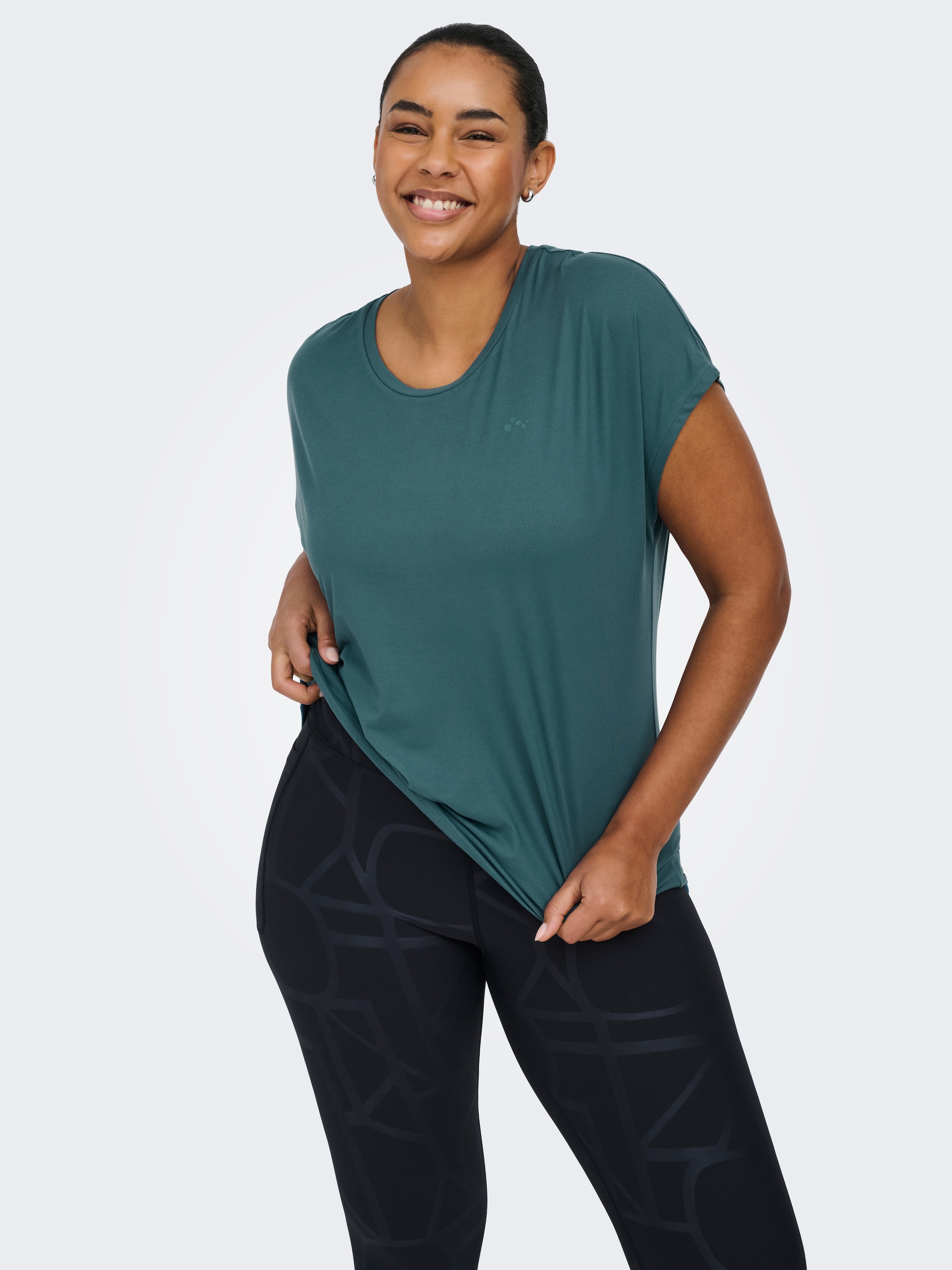 ONLY Play Funktionsshirt »ONPAUBREE SS LOOSE TRAIN TEE CURVY NOOS« Relaxed Fit, aus Polyester und Elasthan, unifarbenes Jersey