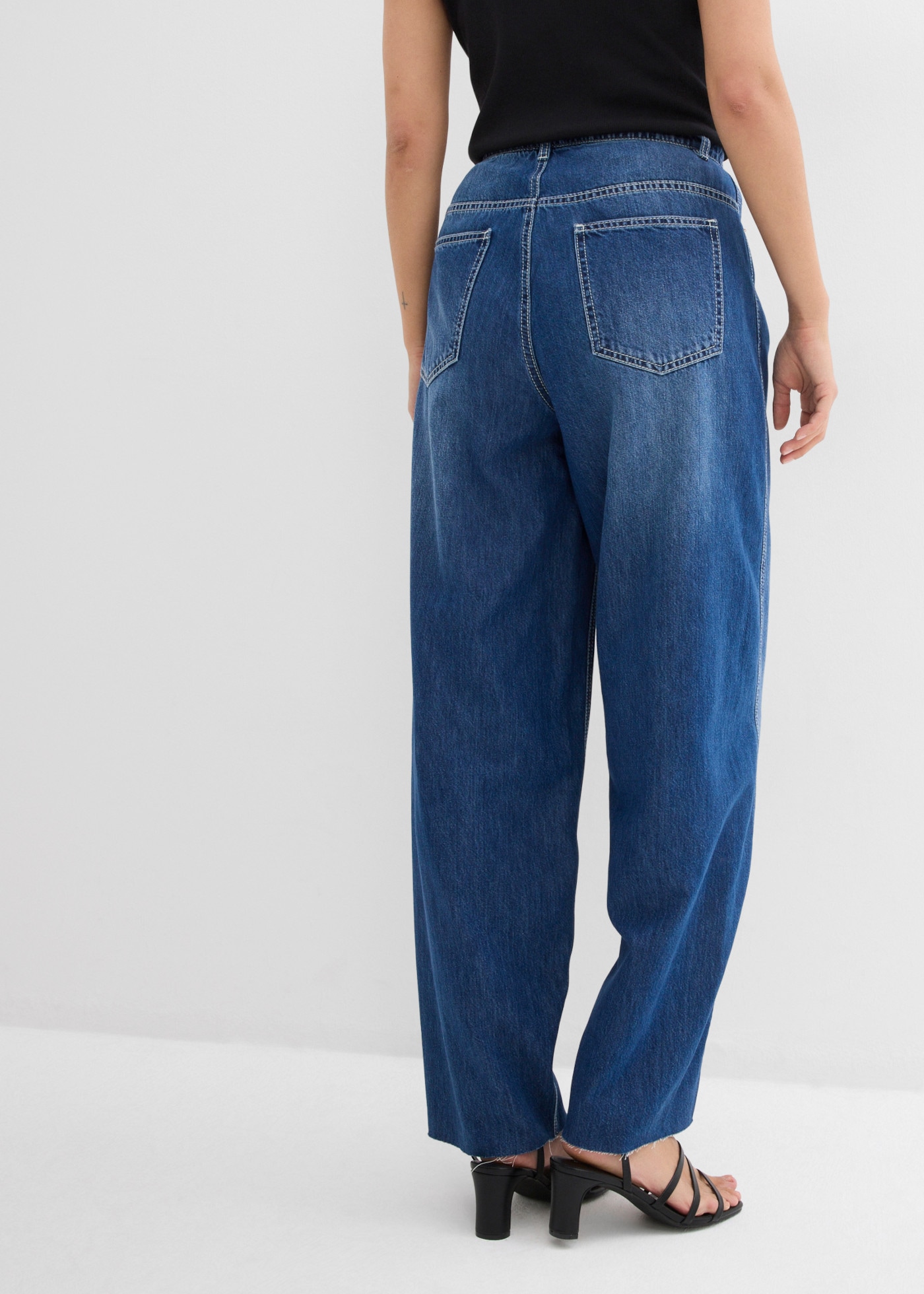bonprix Loose-fit-Jeans lockere Passform, superweiches, federleichtes Denim