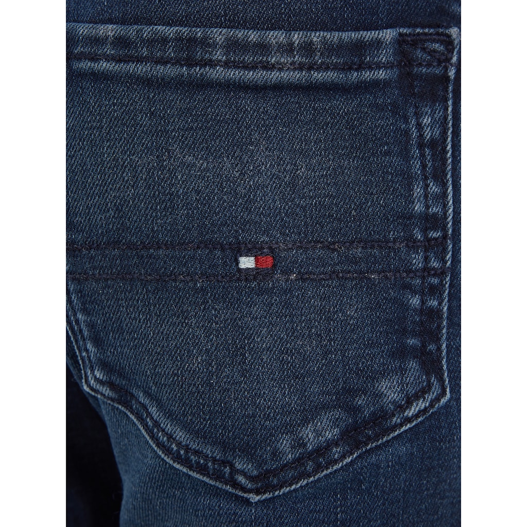 Tommy Hilfiger Straight-Jeans »SCANTON Y DARK BLUE«, Kinder Kids Junior MiniMe,mit Leder-Brandlabel am hinteren Bund
