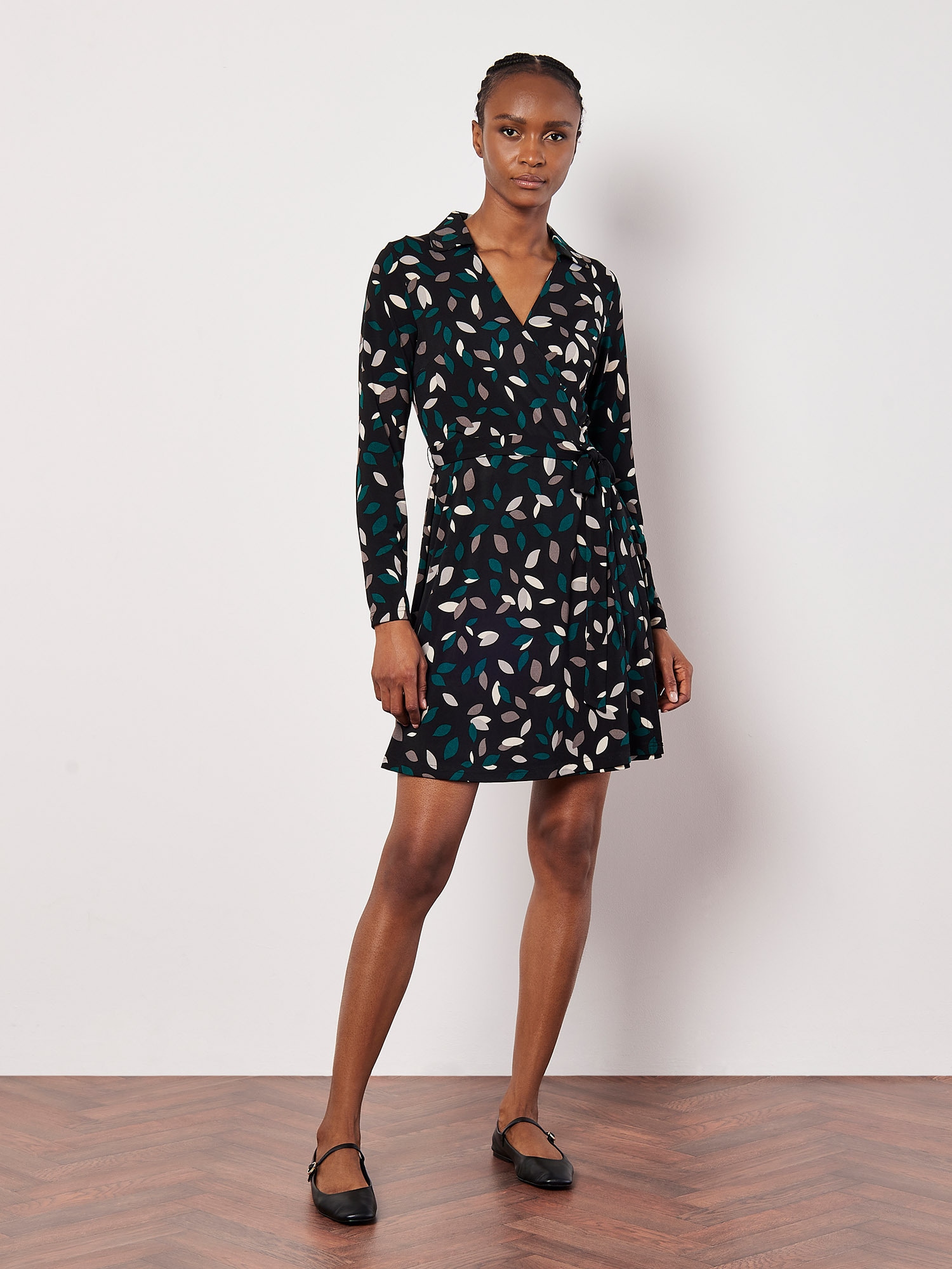 Apricot Wickelkleid »Wickelkleid« mit Bindeband, 2 tlg. mit Geo-Drops Muster