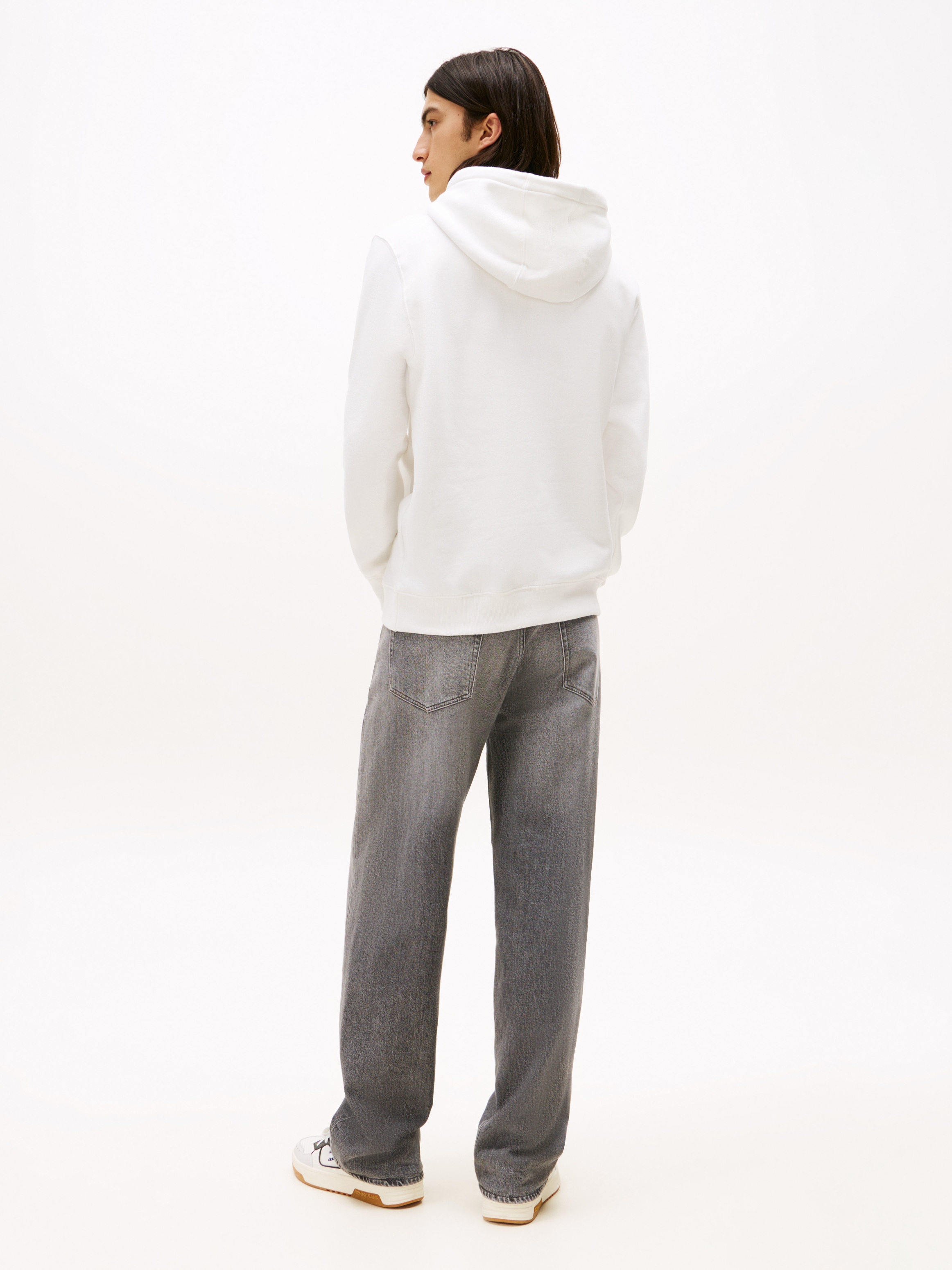 Tommy Jeans Sweatshirt »TJM REG S FLAG HOODIE« mit bestickten Markenlogo auf Brusthöhe